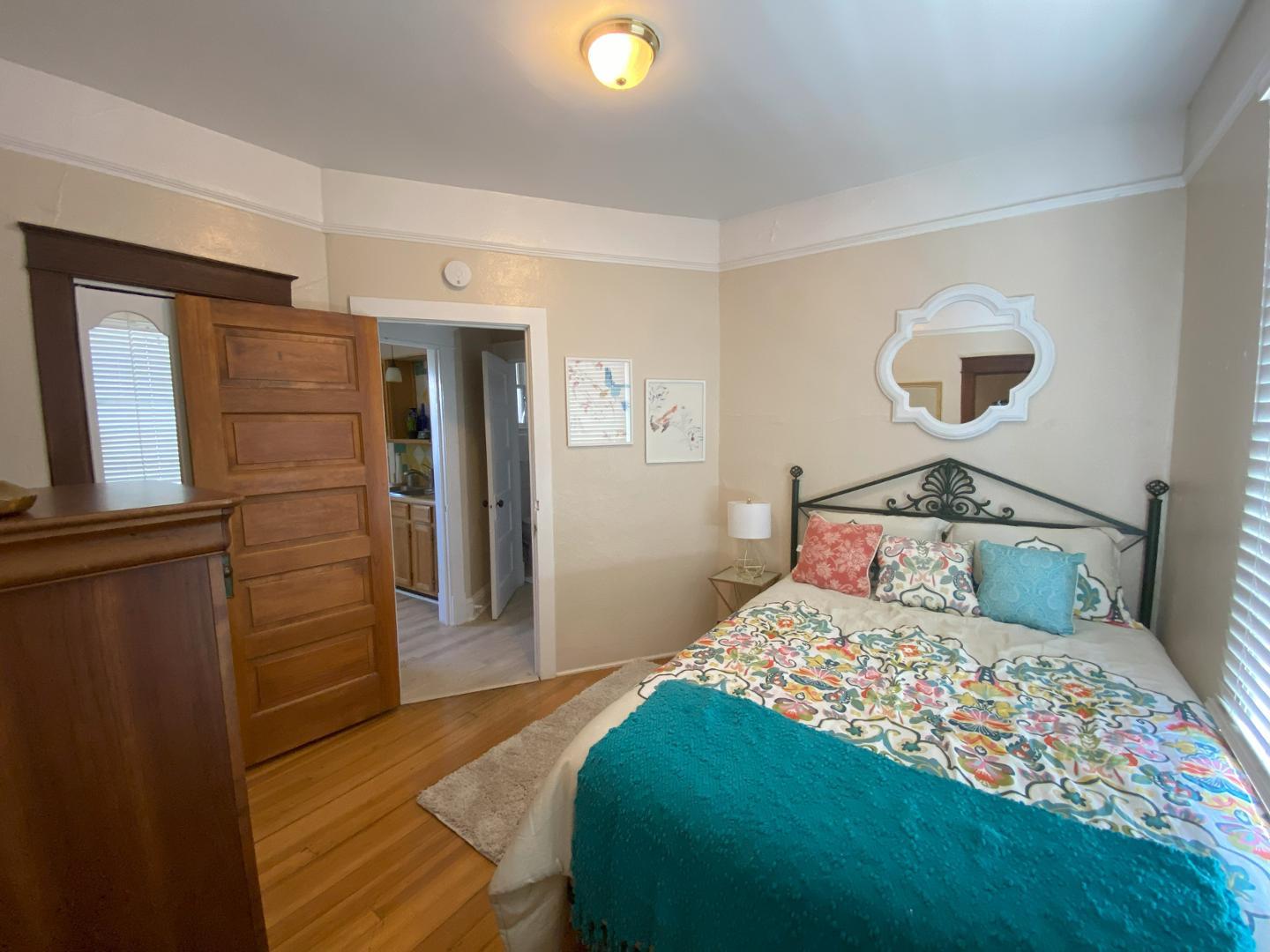 224 Sycamore NE
