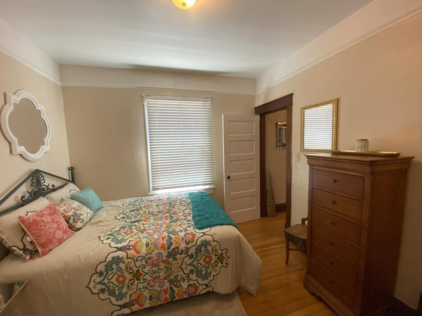 224 Sycamore NE