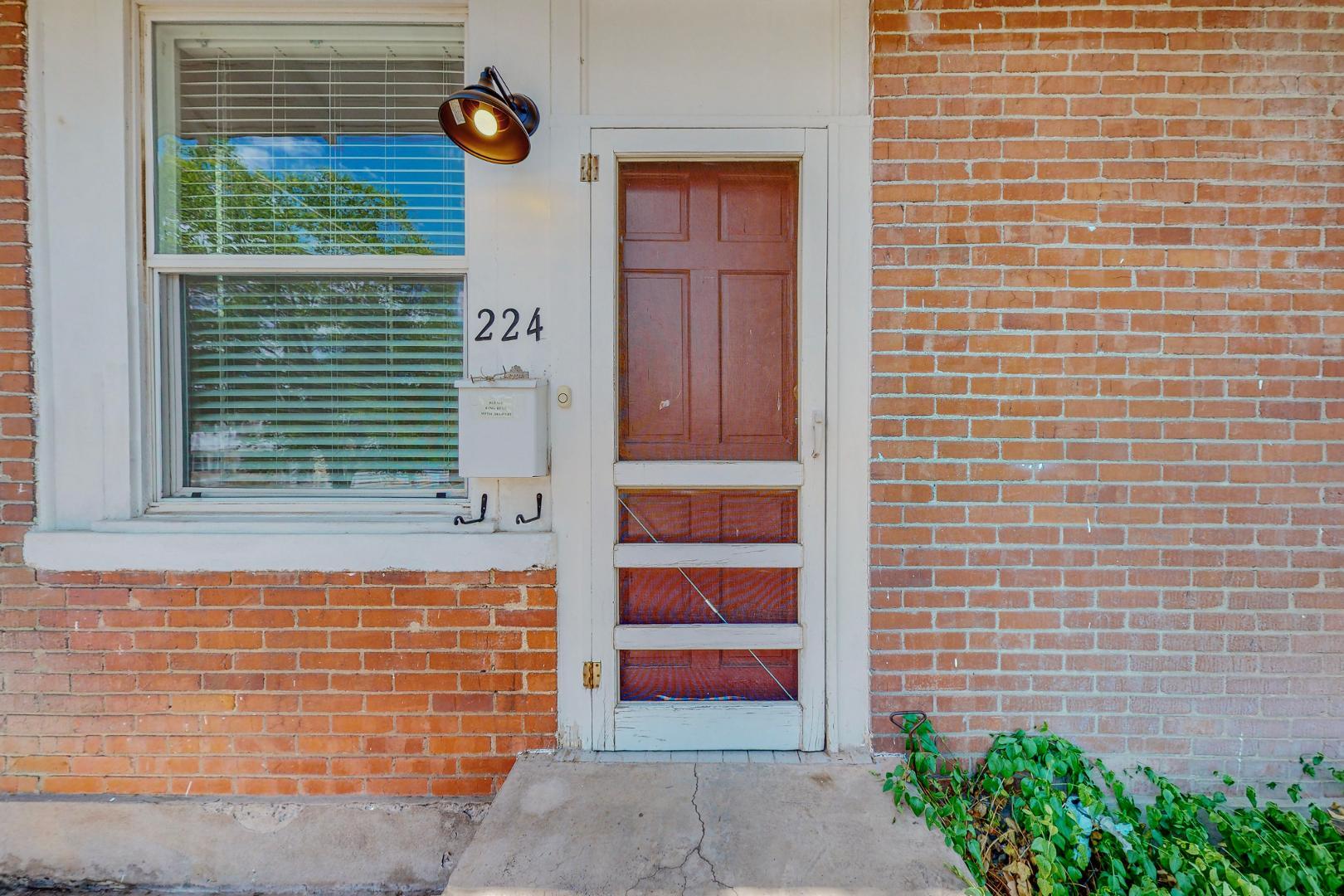 224 Sycamore NE