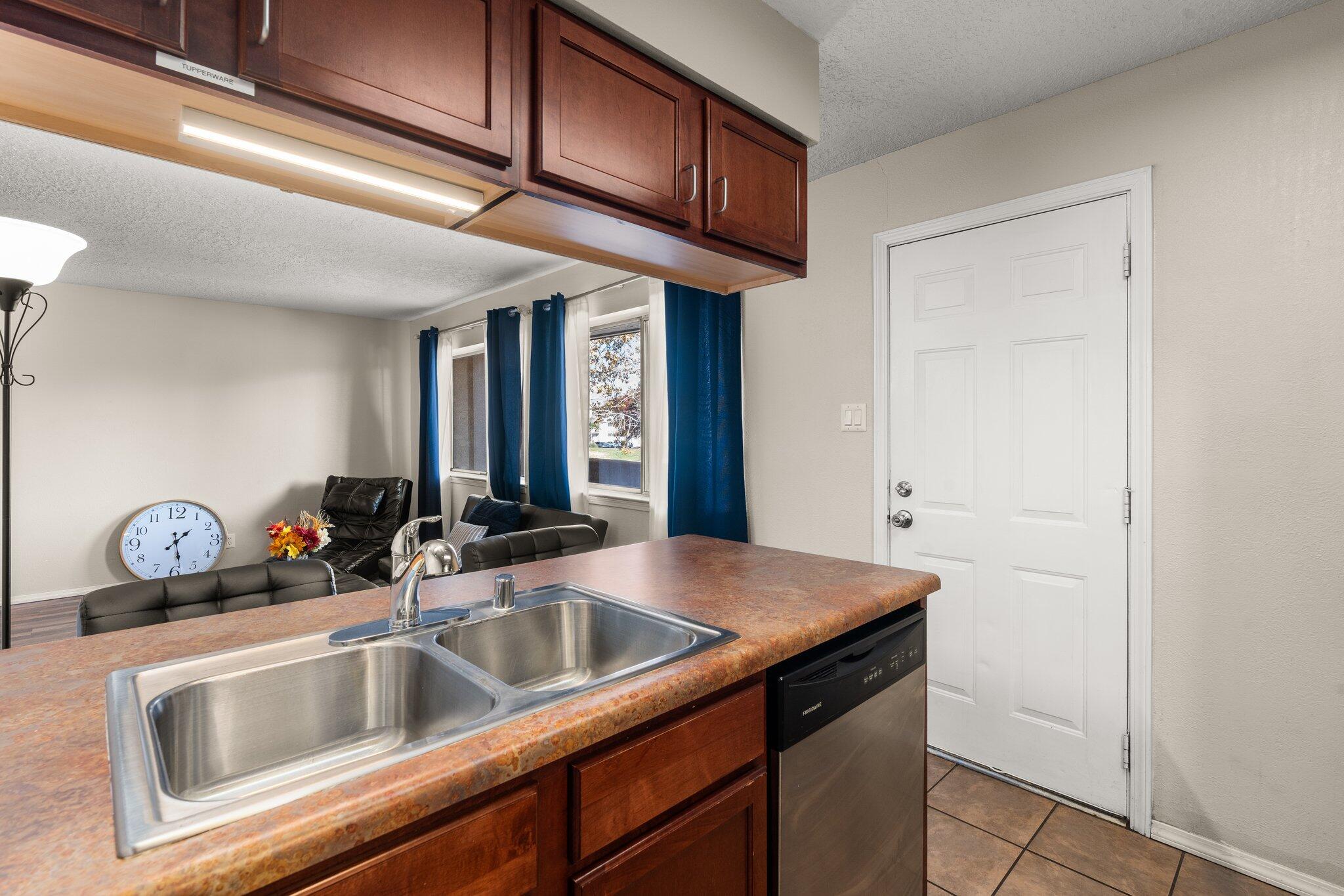 4200 Montgomery Boulevard NE 202