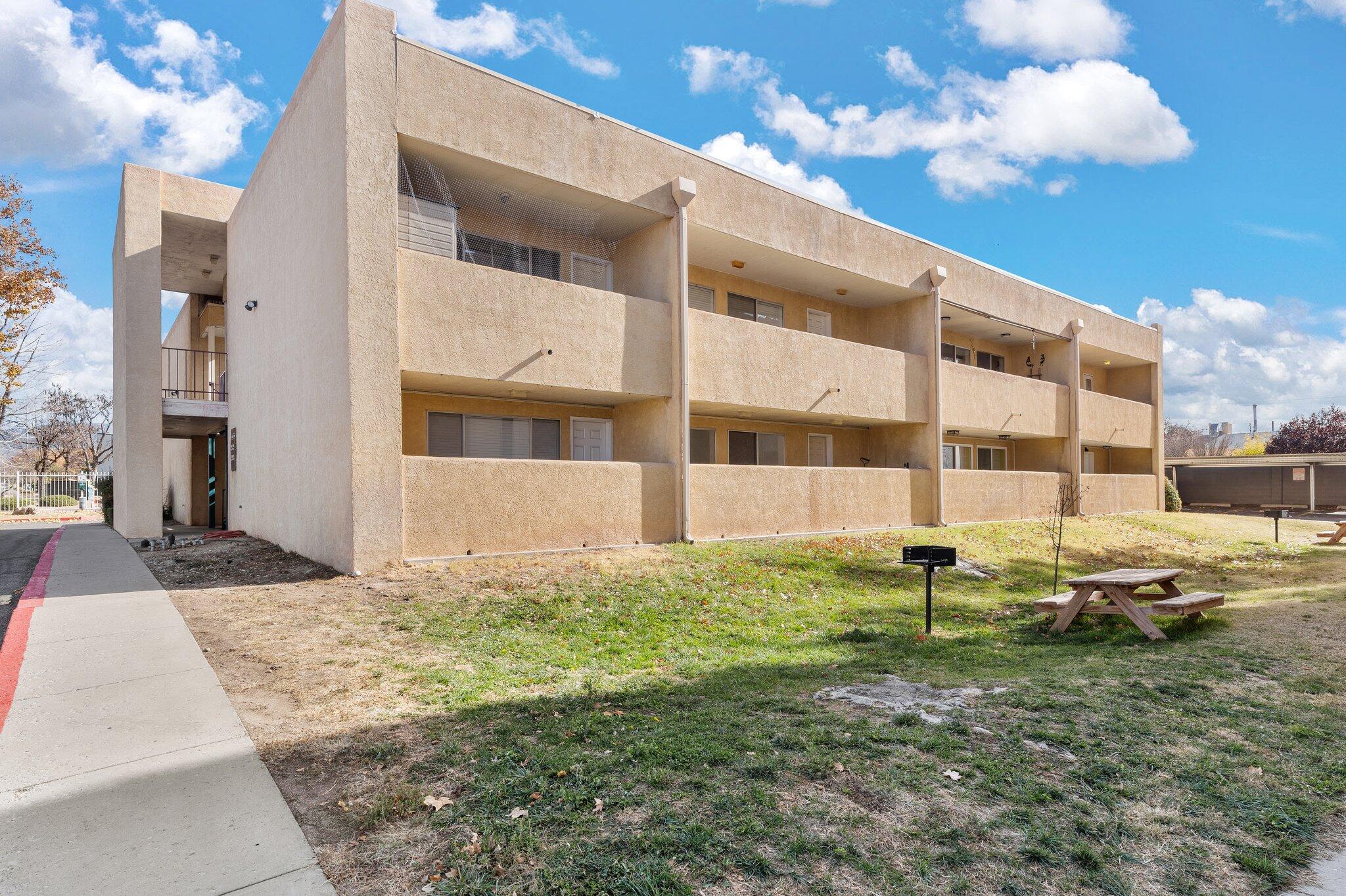4200 Montgomery Boulevard NE 202