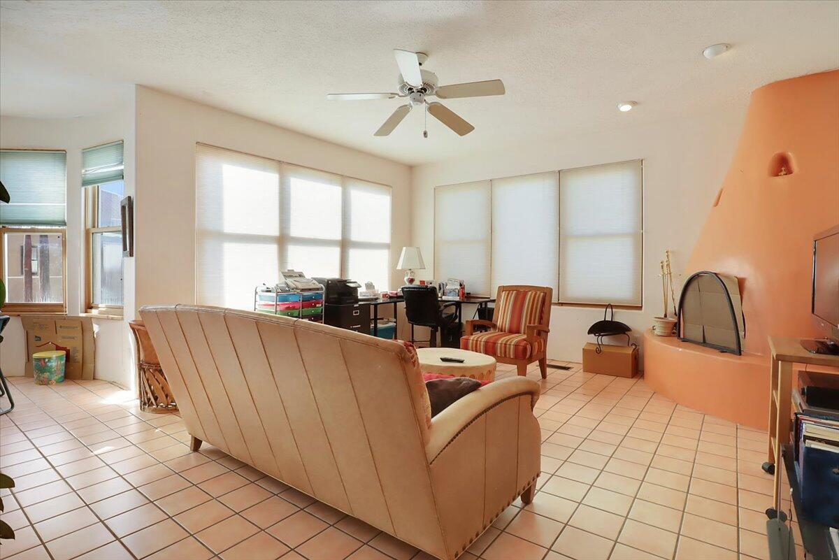 4 Canyon Drive