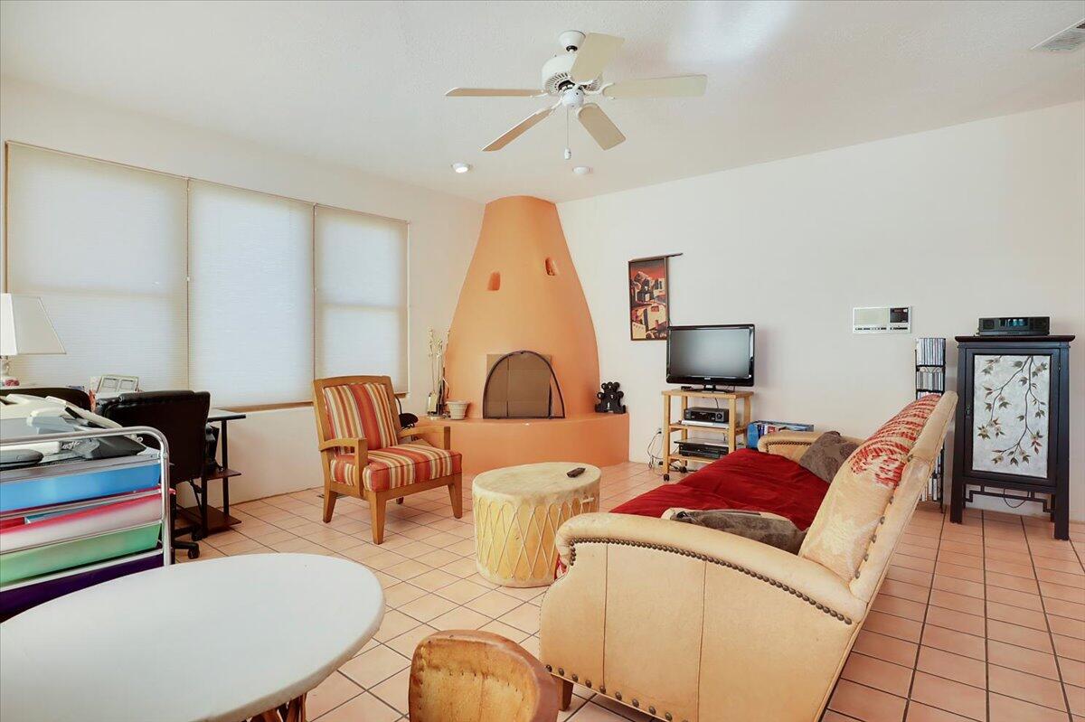 4 Canyon Drive