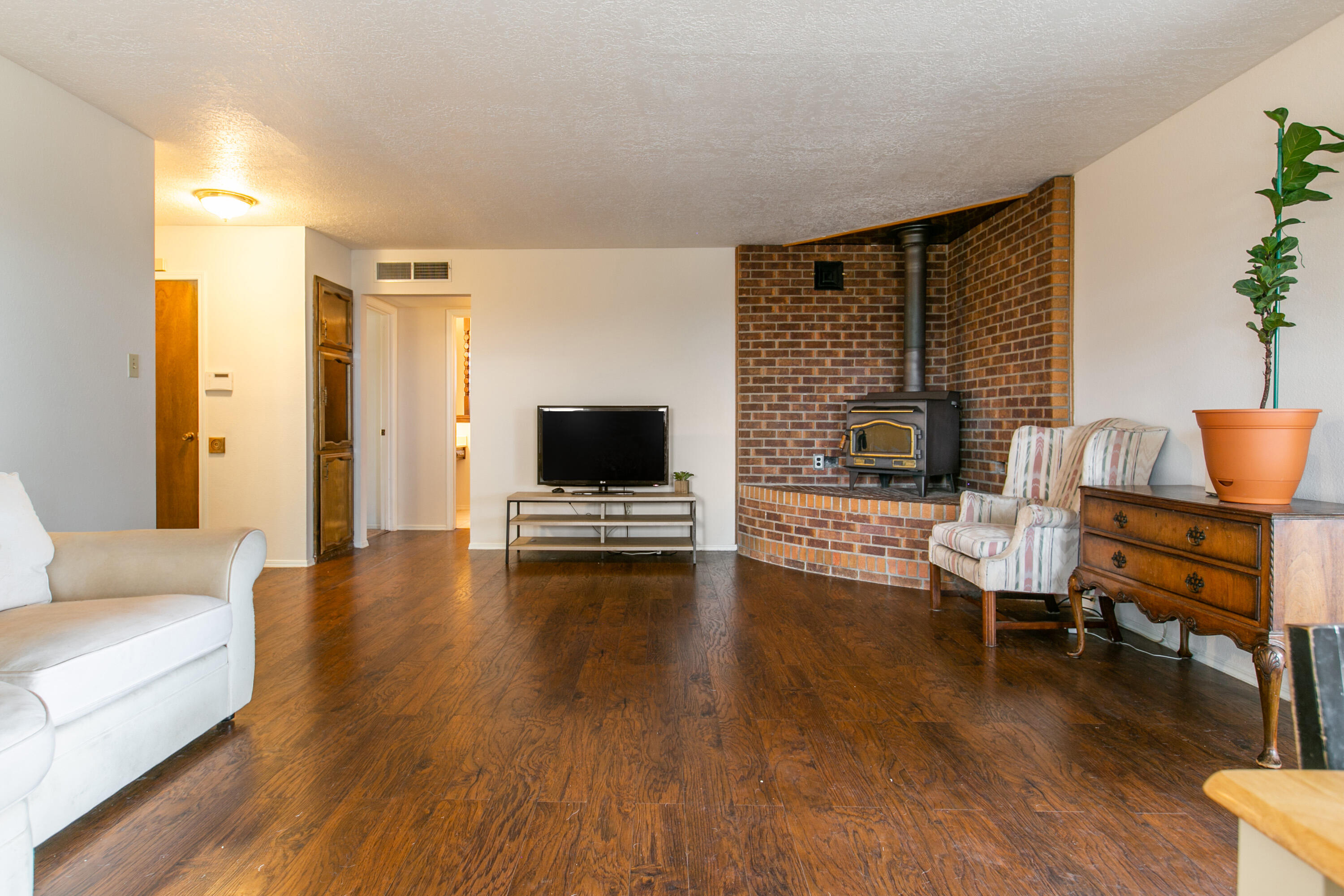 10012 Bellevue Court NW