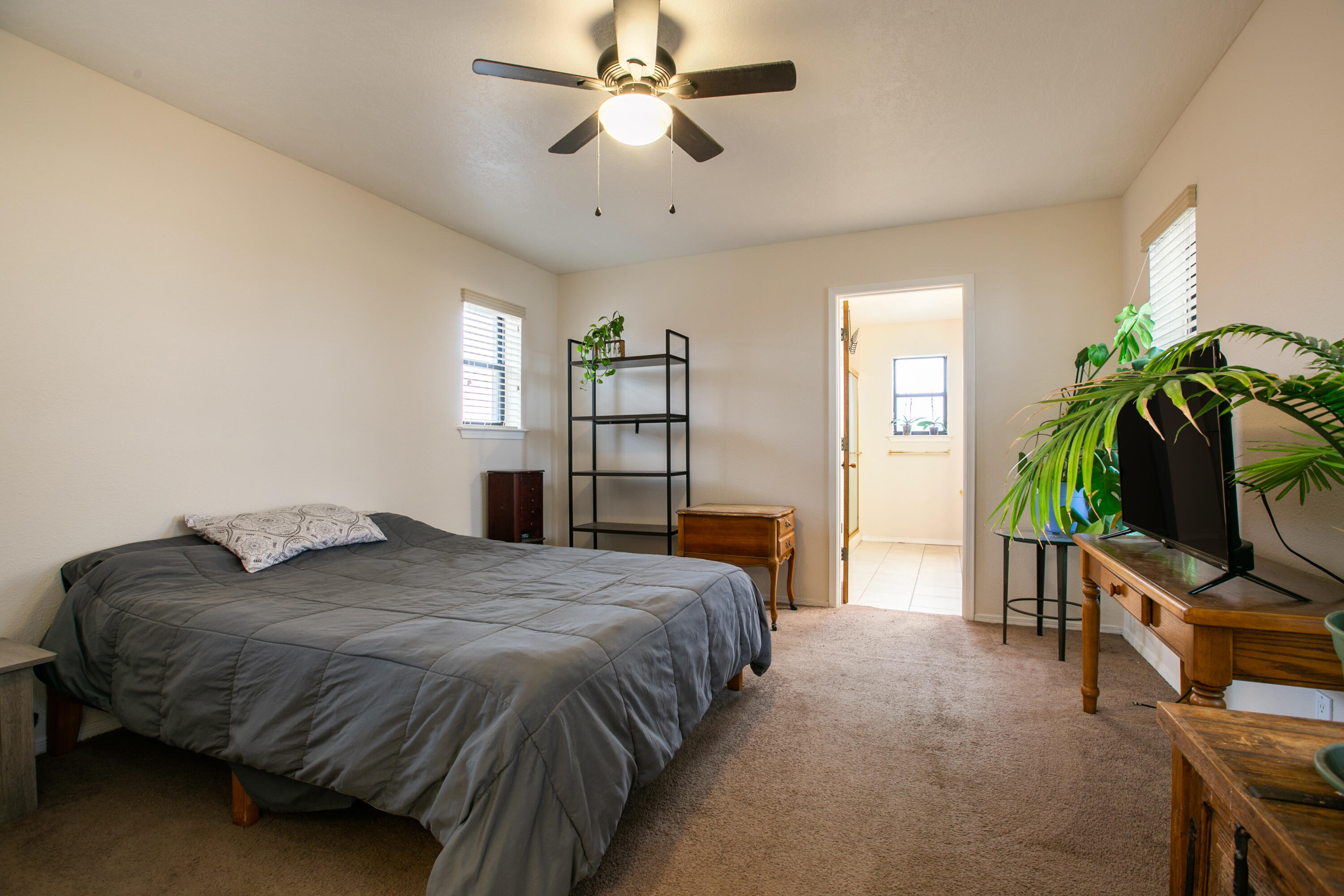 10012 Bellevue Court NW