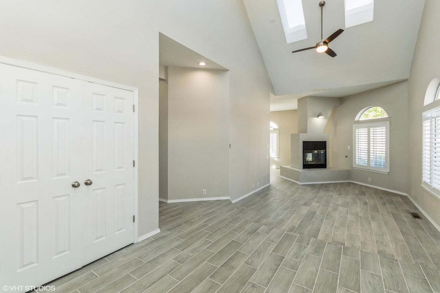 9333 Ironshore NE