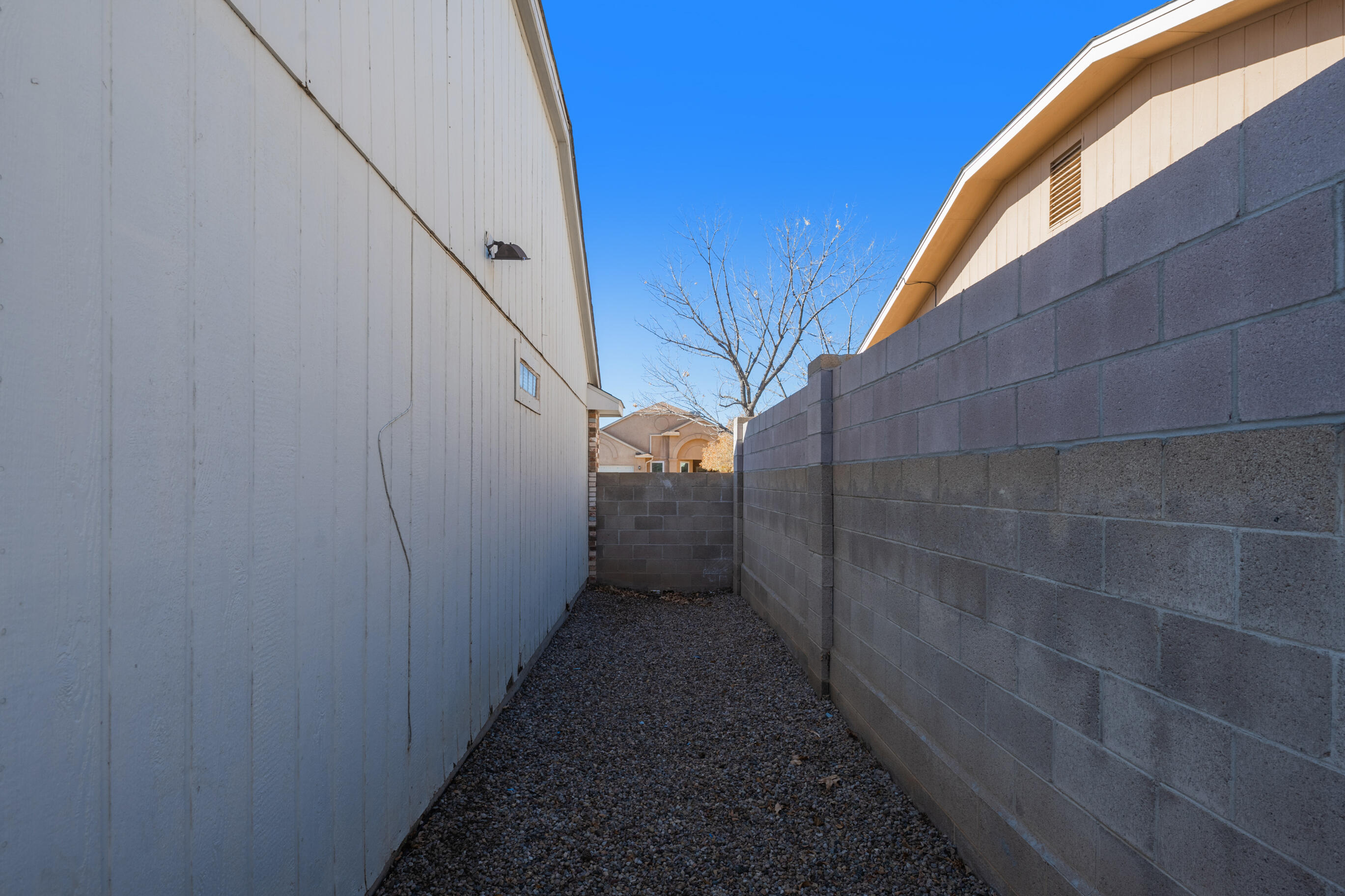 916 Stagecoach Road SE