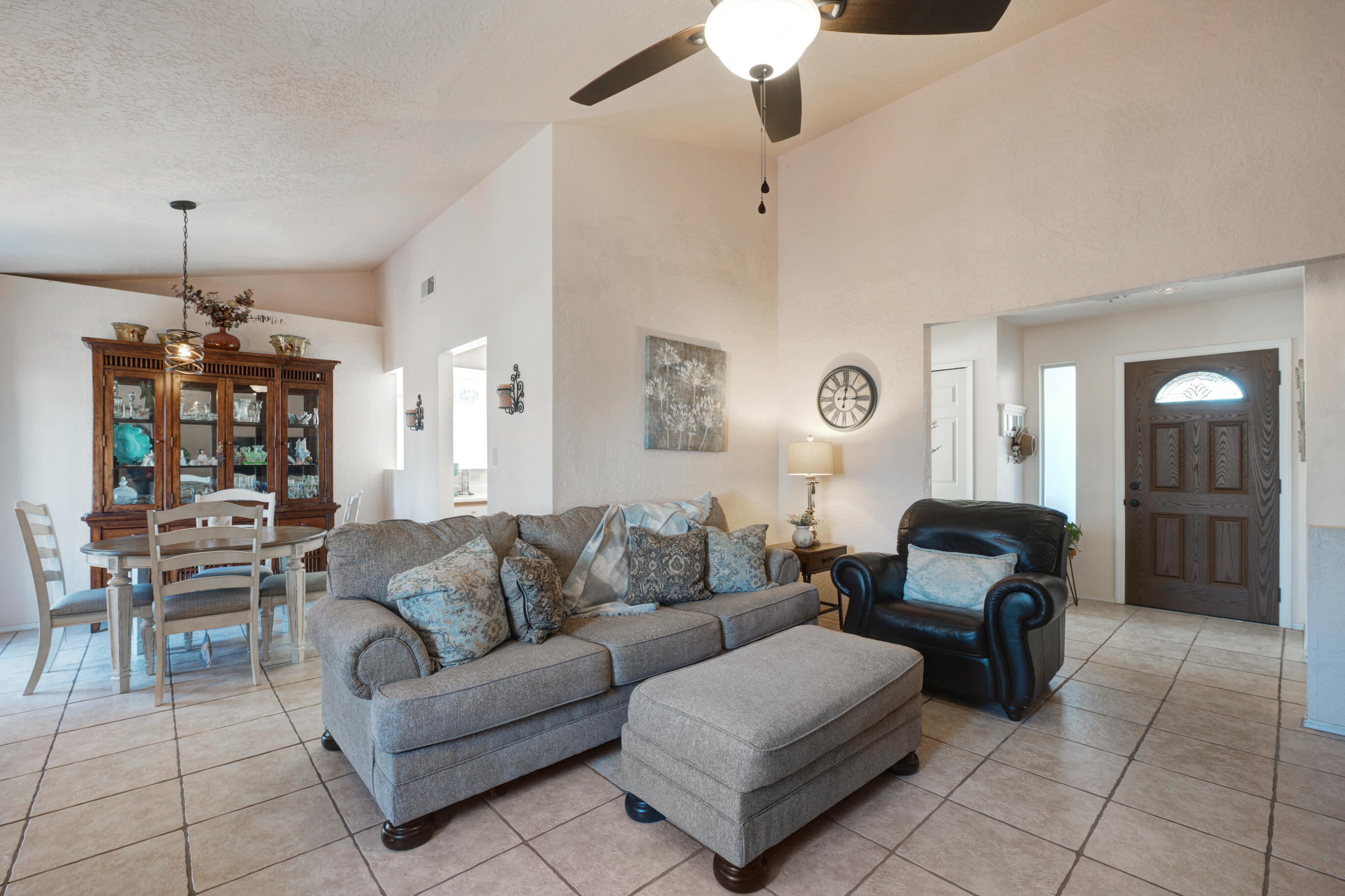 916 Stagecoach Road SE