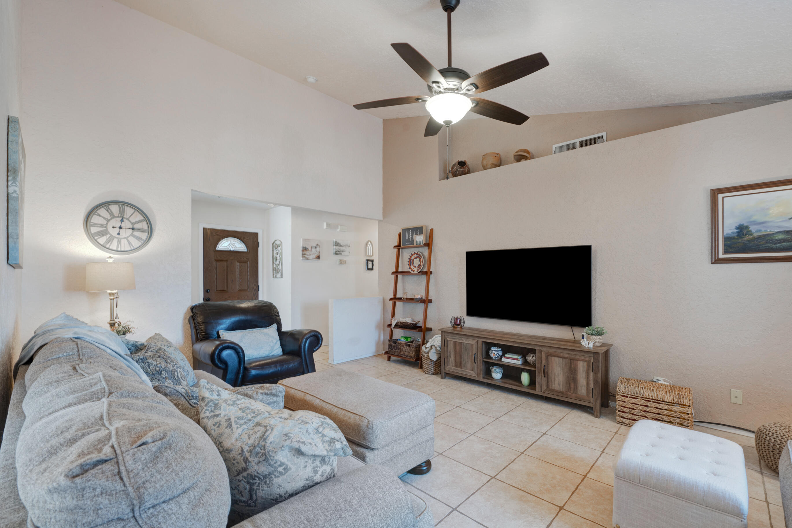 916 Stagecoach Road SE