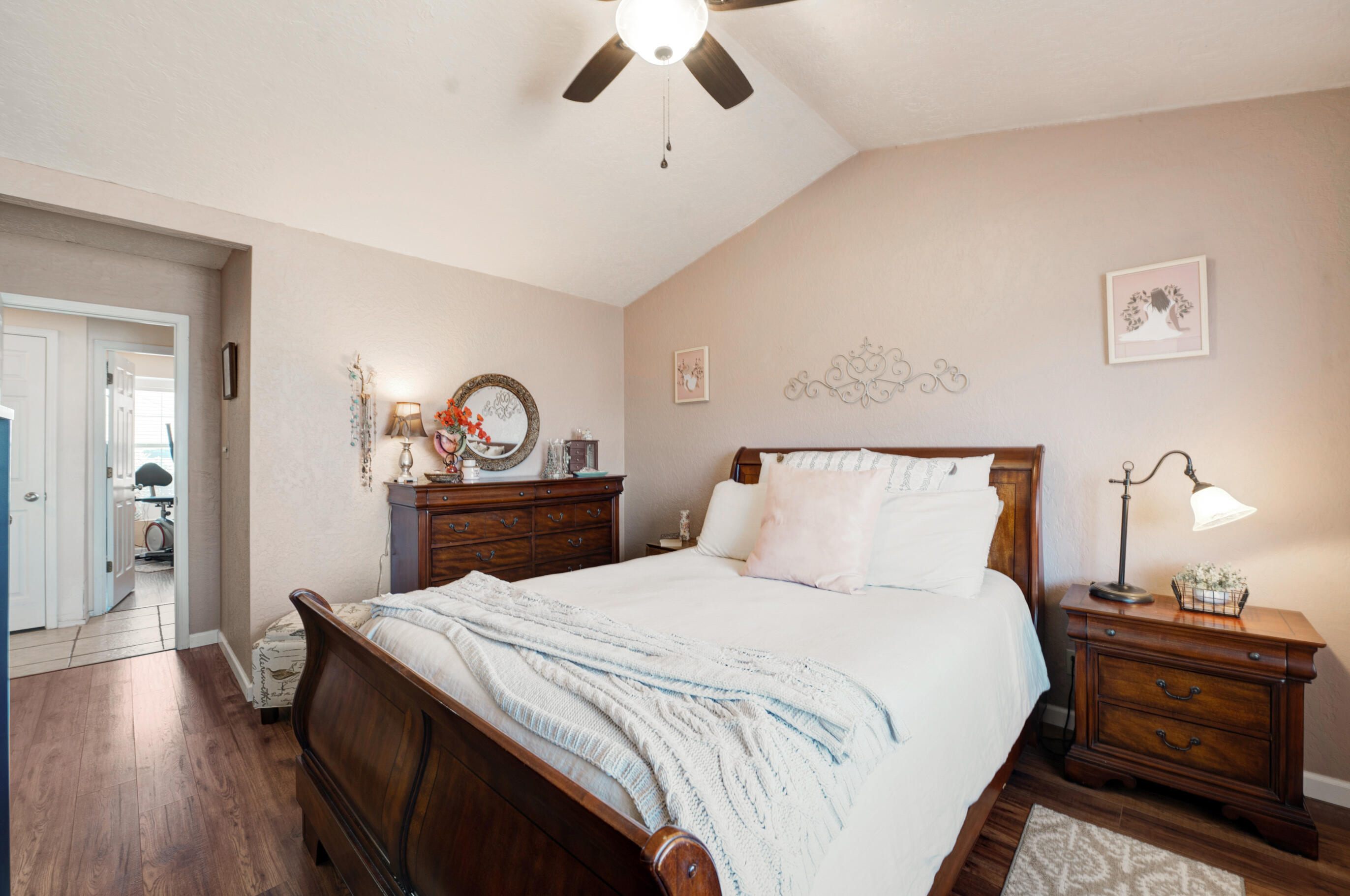 916 Stagecoach Road SE