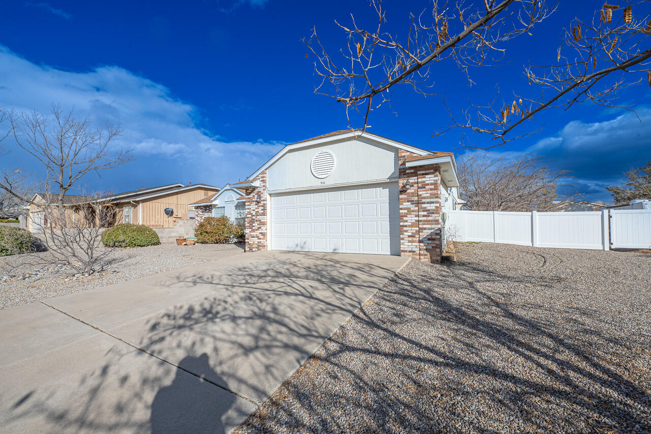 916 Stagecoach Road SE