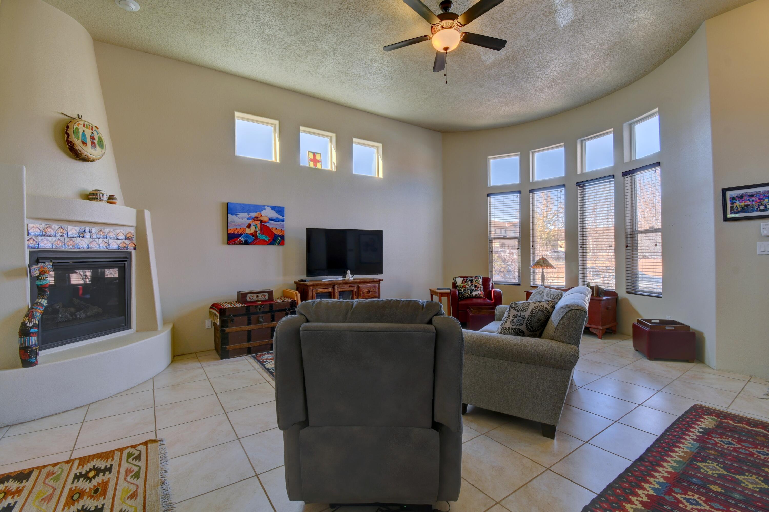 6256 Nueva Espana Road NW