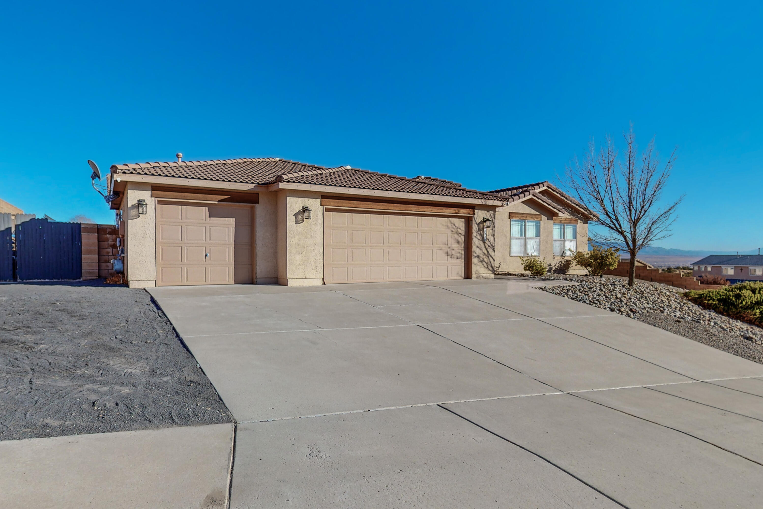 5830 Chaco Loop NE
