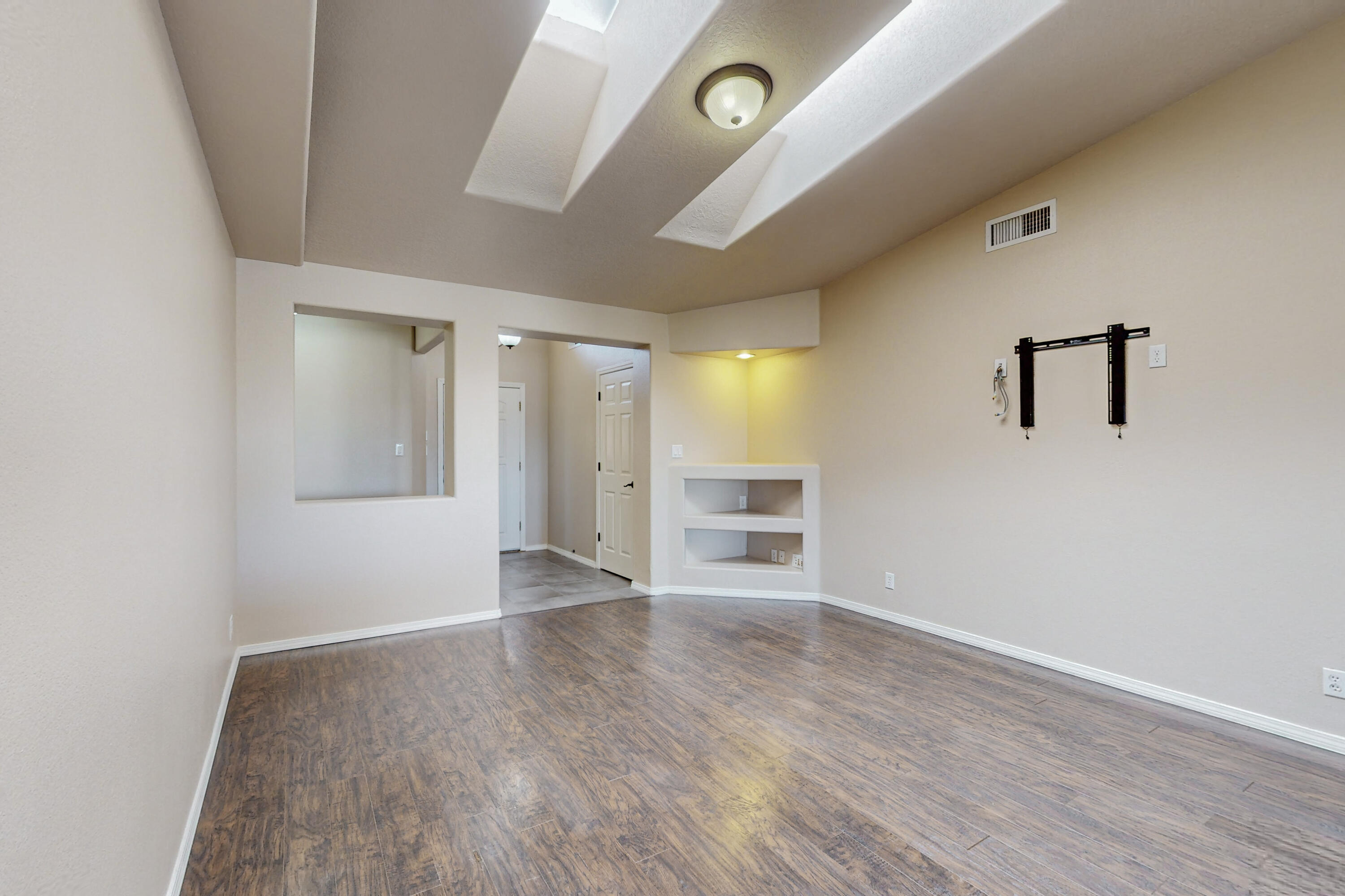 5830 Chaco Loop NE