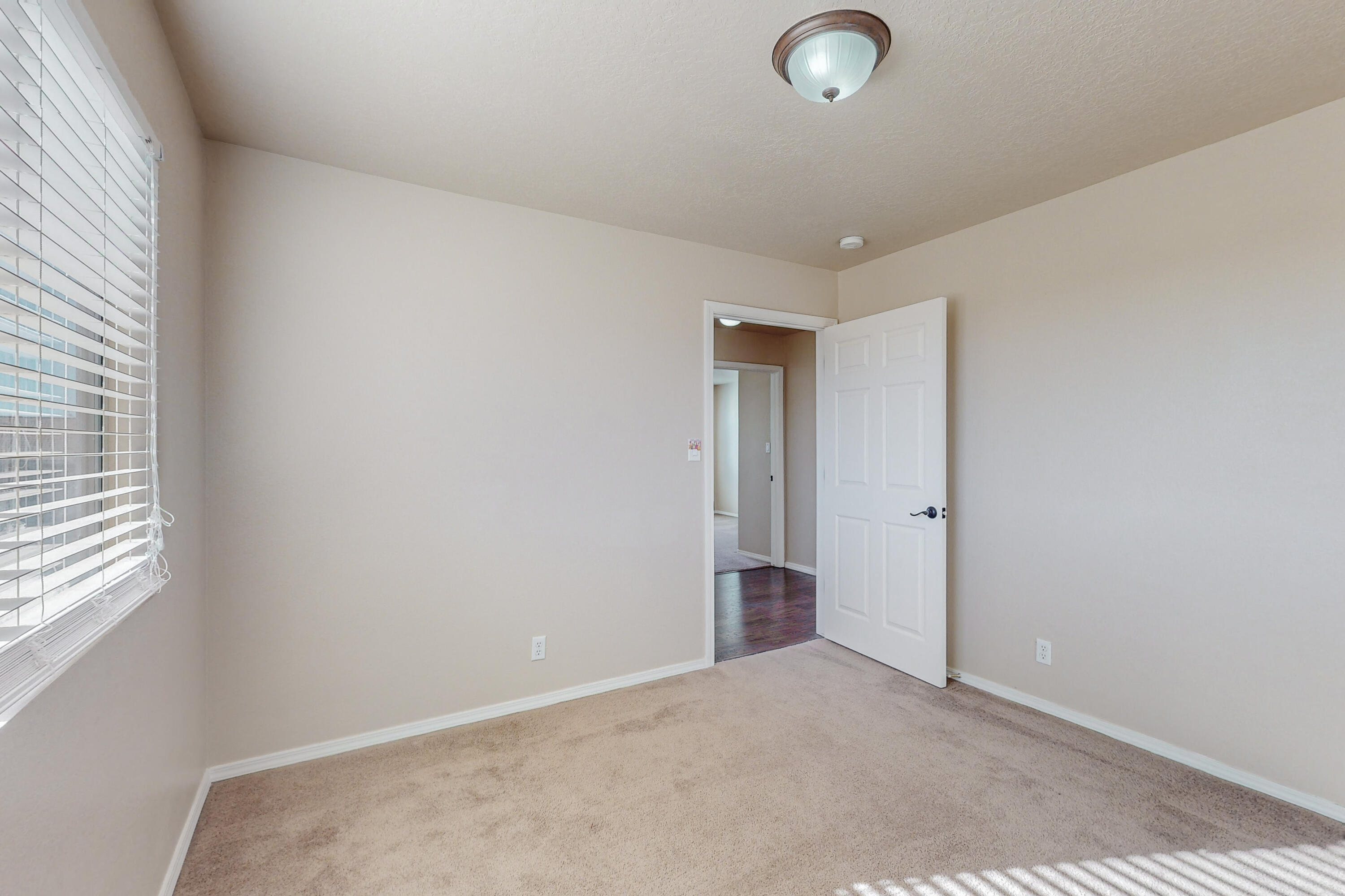 5830 Chaco Loop NE