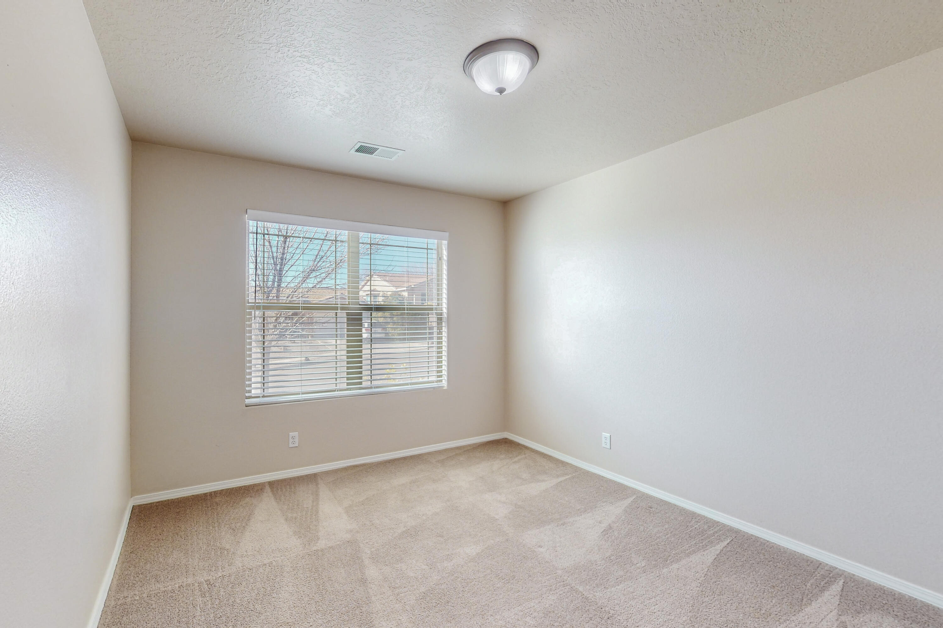 5830 Chaco Loop NE