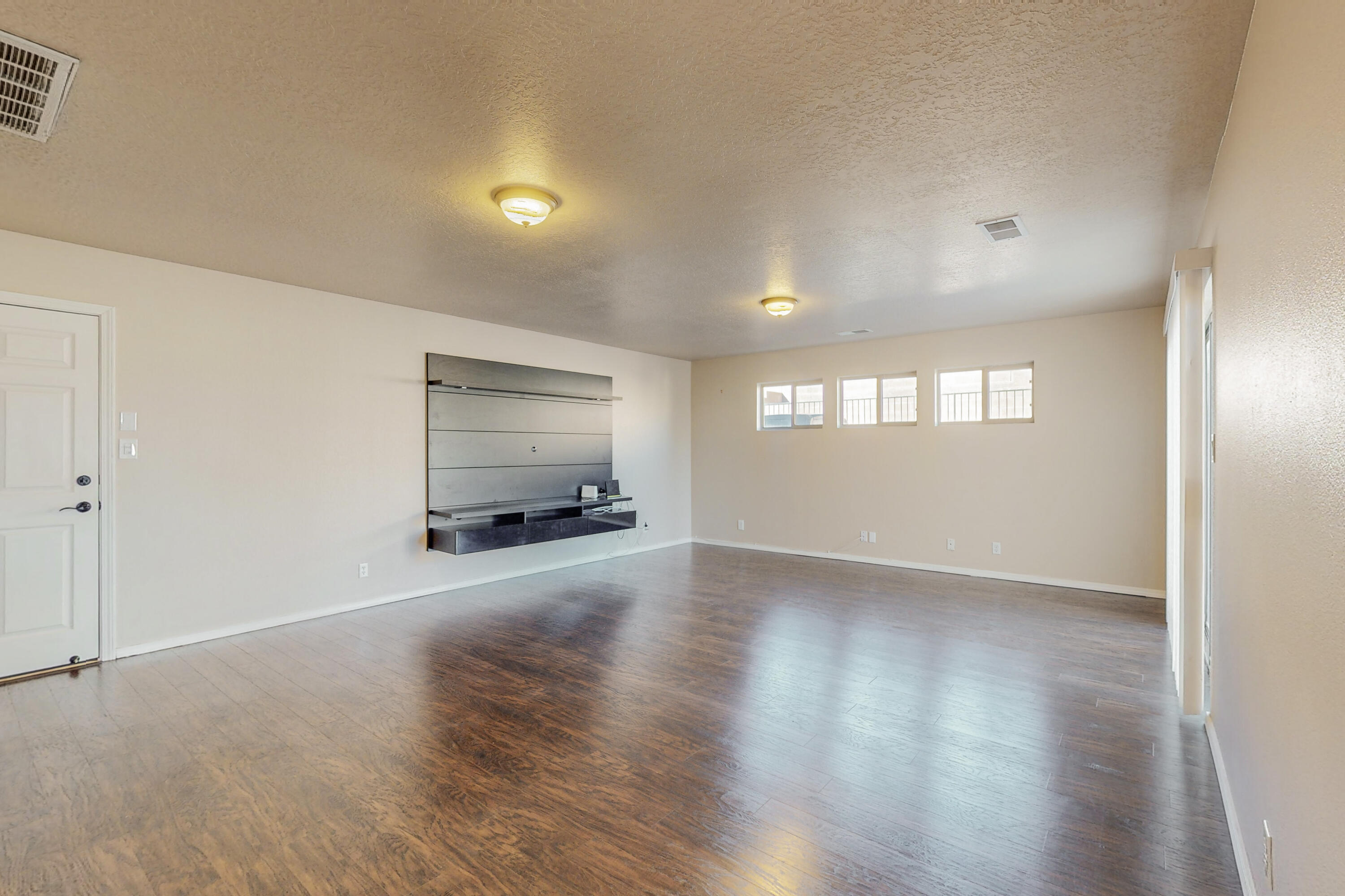 5830 Chaco Loop NE