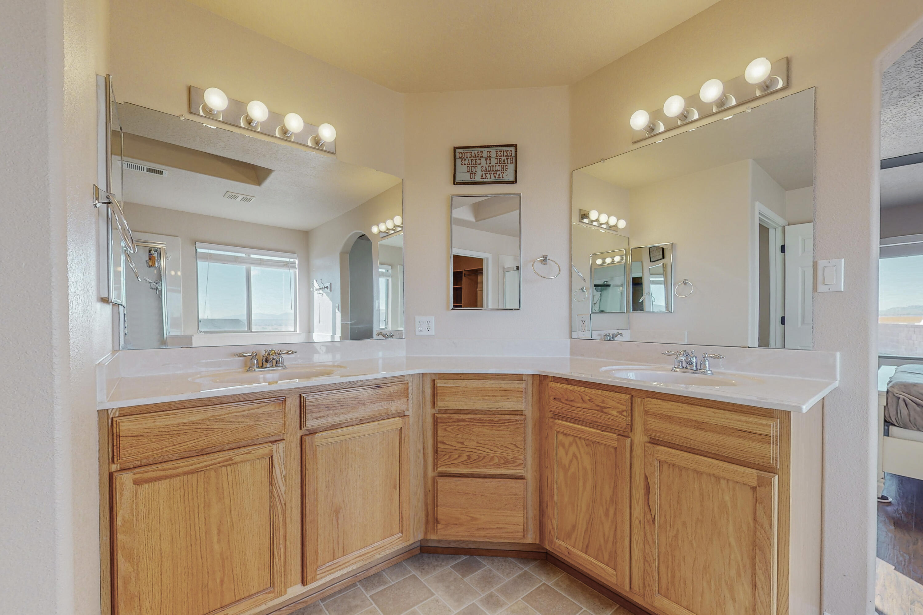 5830 Chaco Loop NE