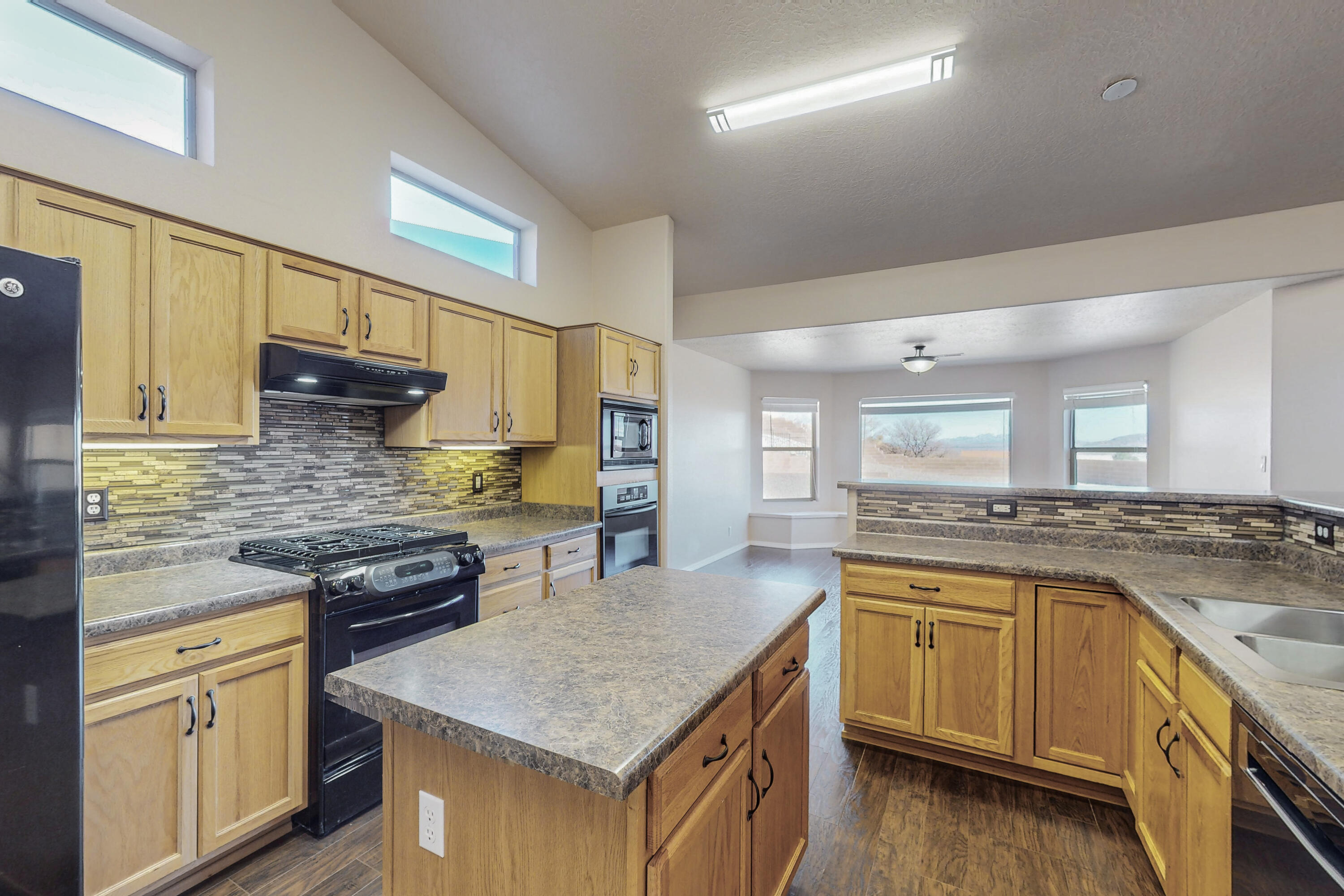5830 Chaco Loop NE