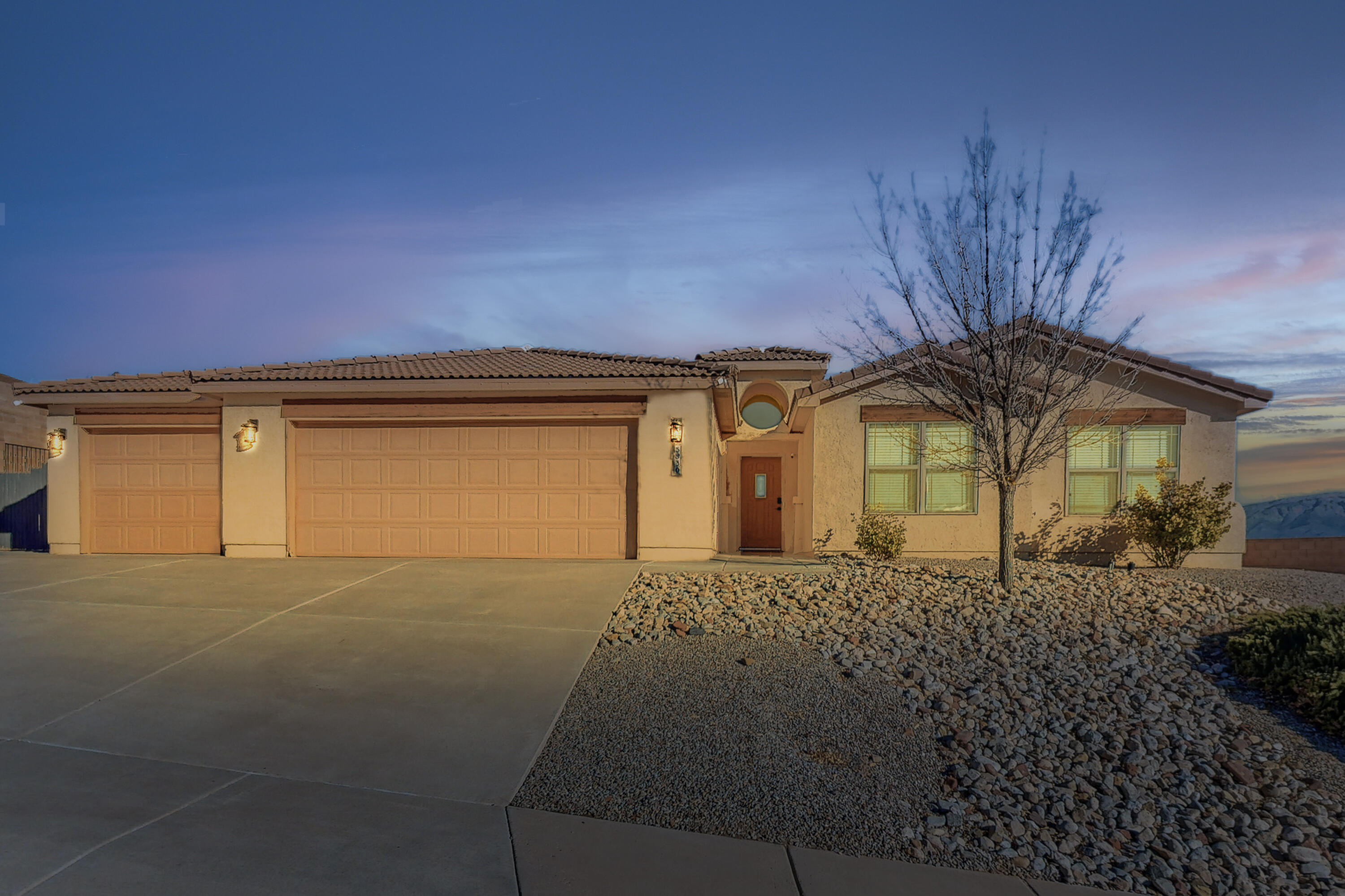 5830 Chaco Loop NE