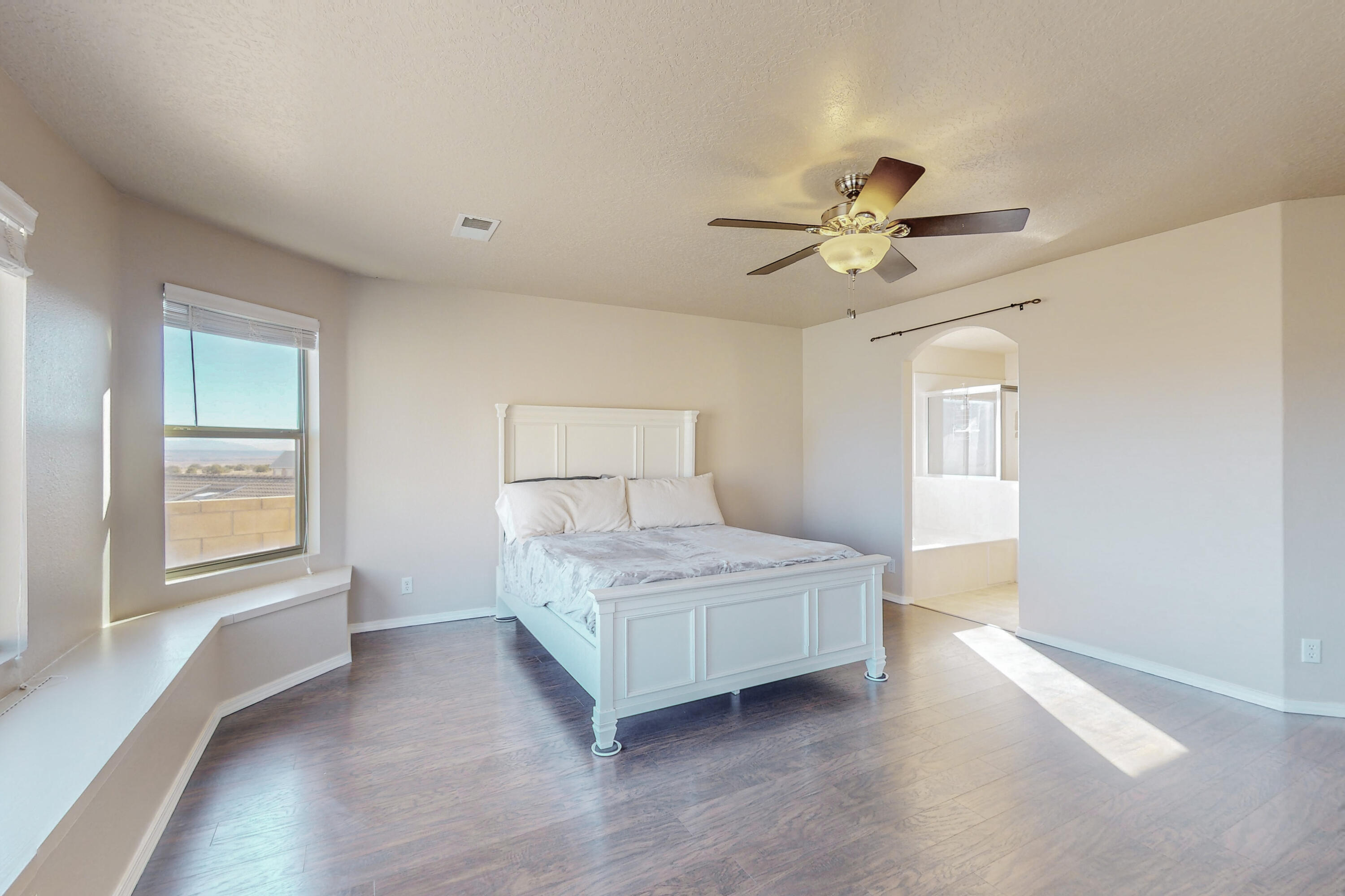 5830 Chaco Loop NE