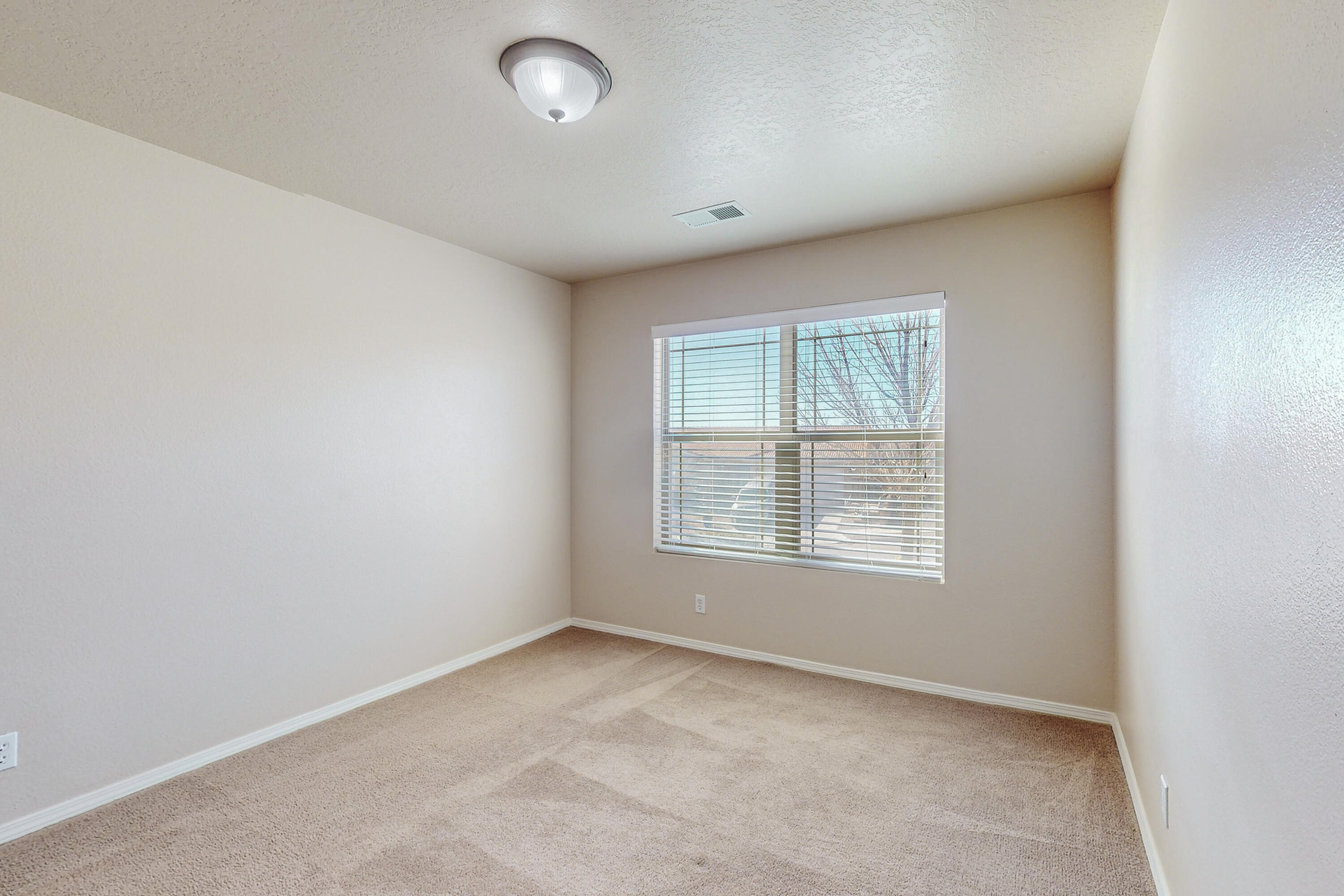 5830 Chaco Loop NE