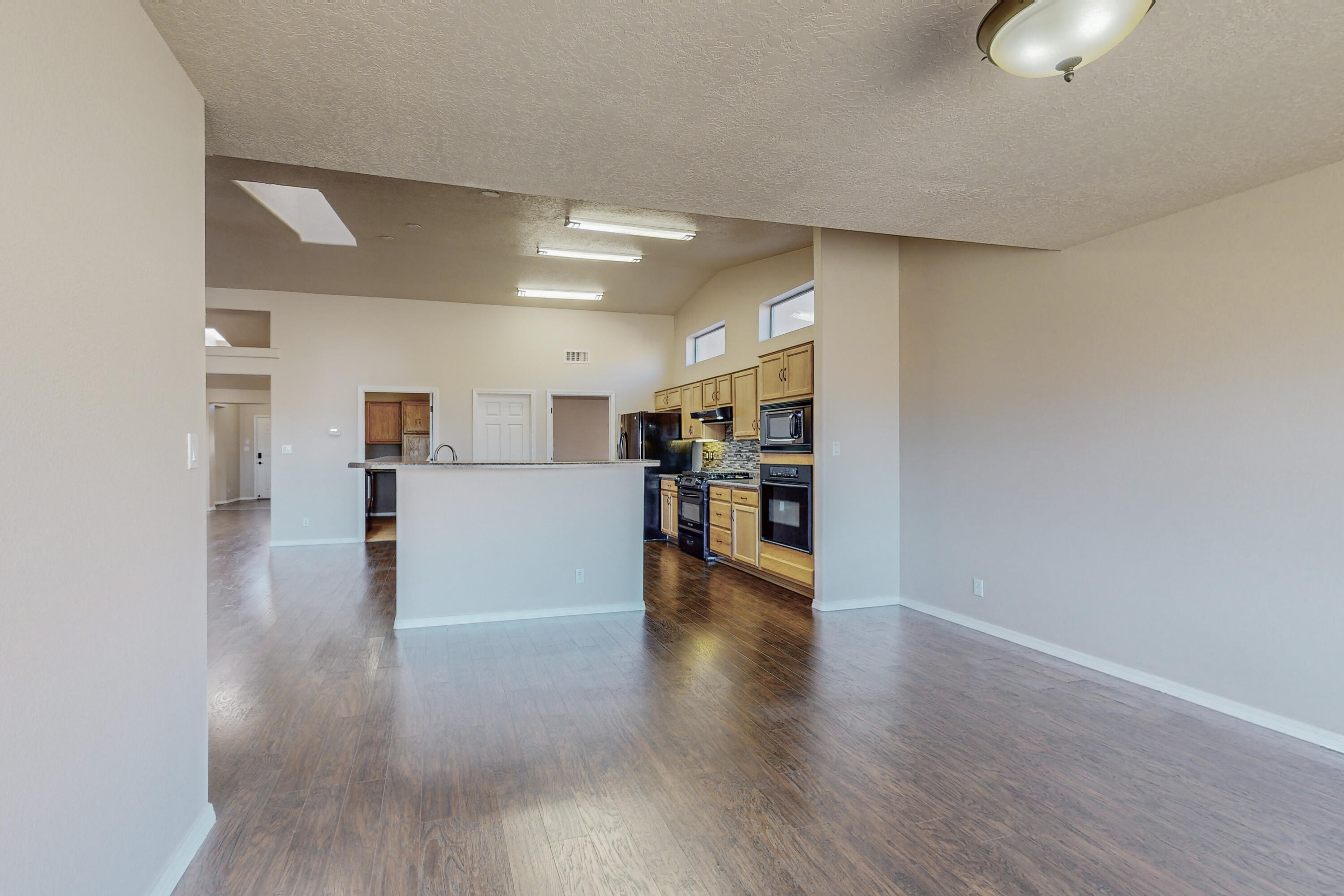 5830 Chaco Loop NE