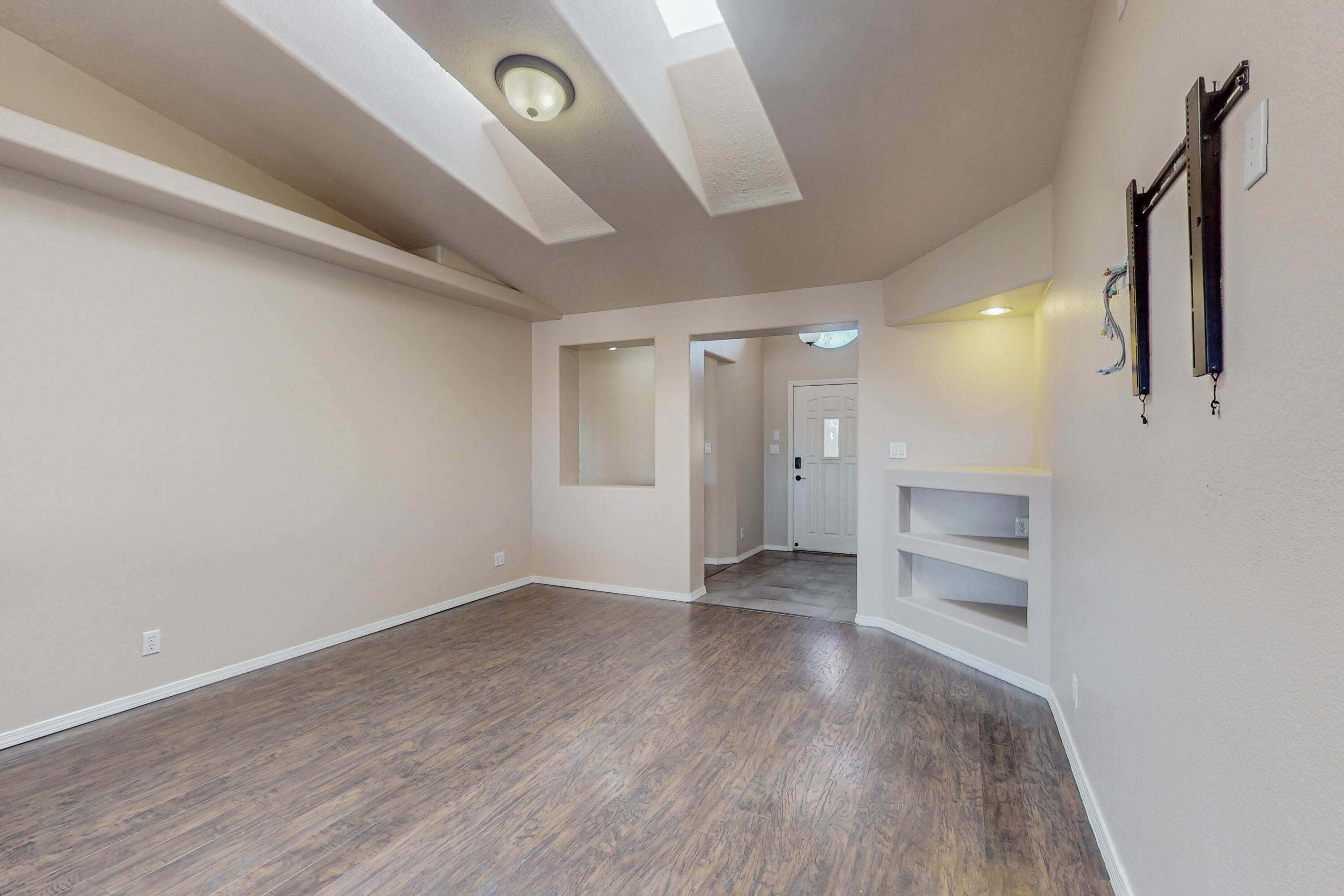 5830 Chaco Loop NE