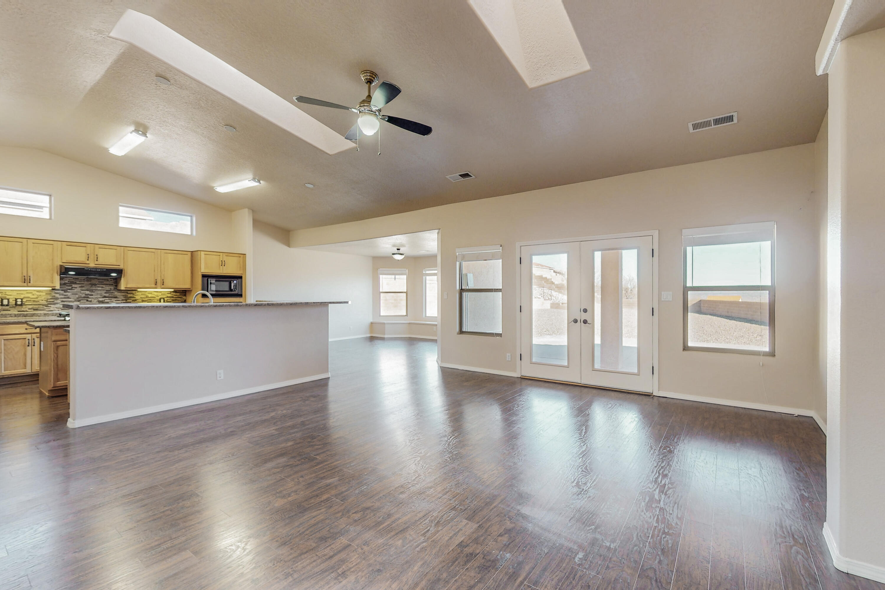 5830 Chaco Loop NE