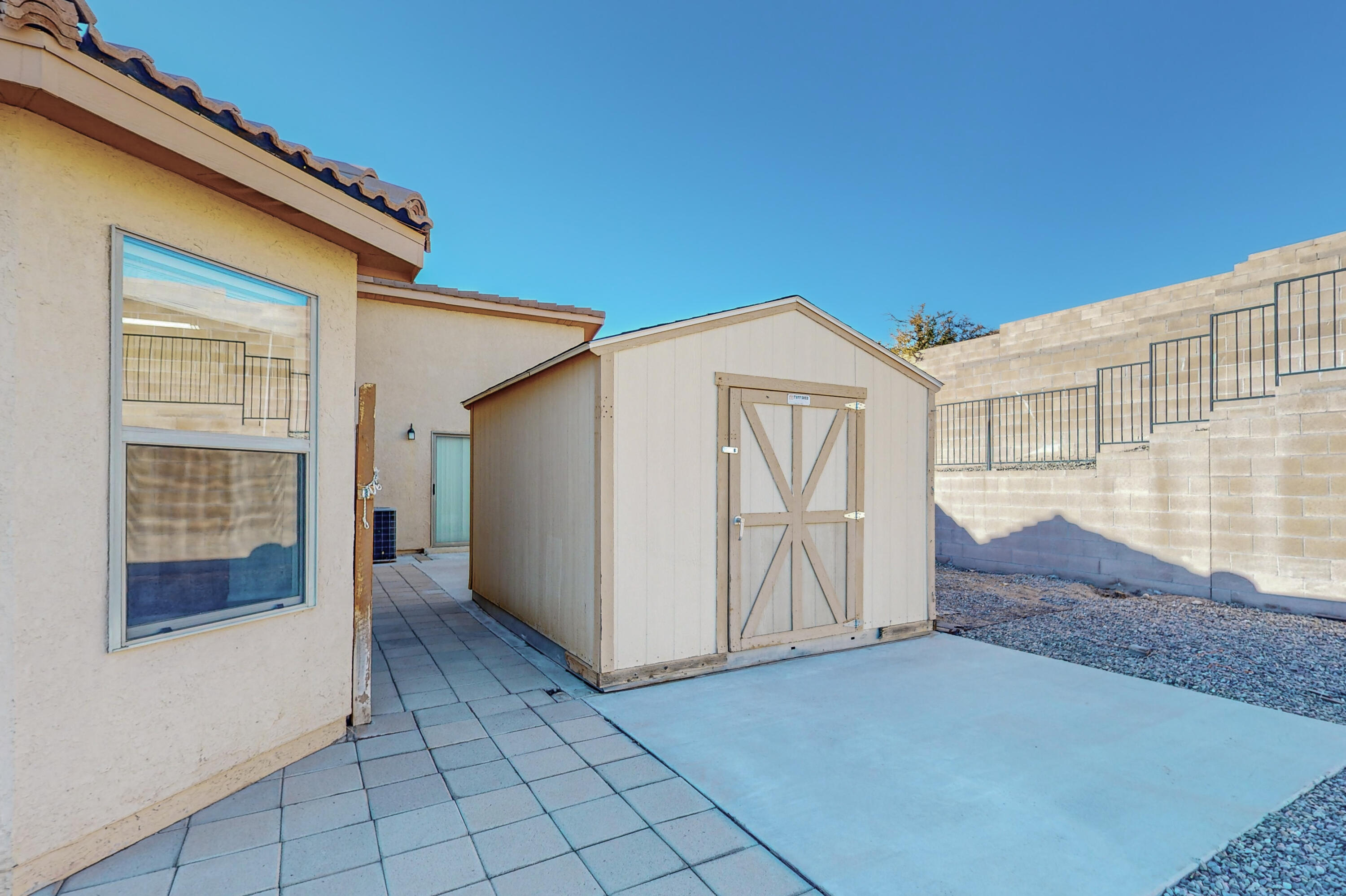 5830 Chaco Loop NE
