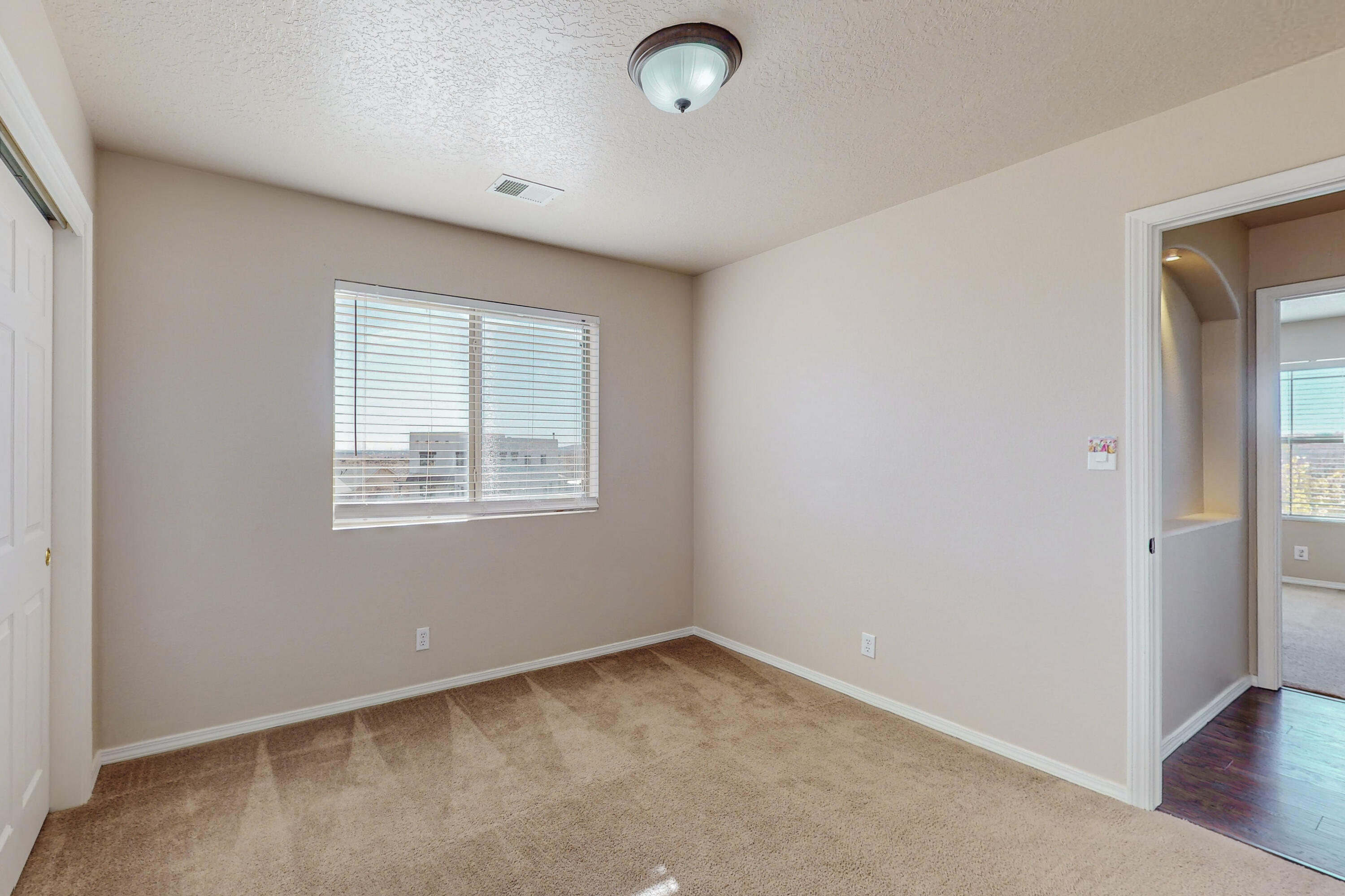 5830 Chaco Loop NE