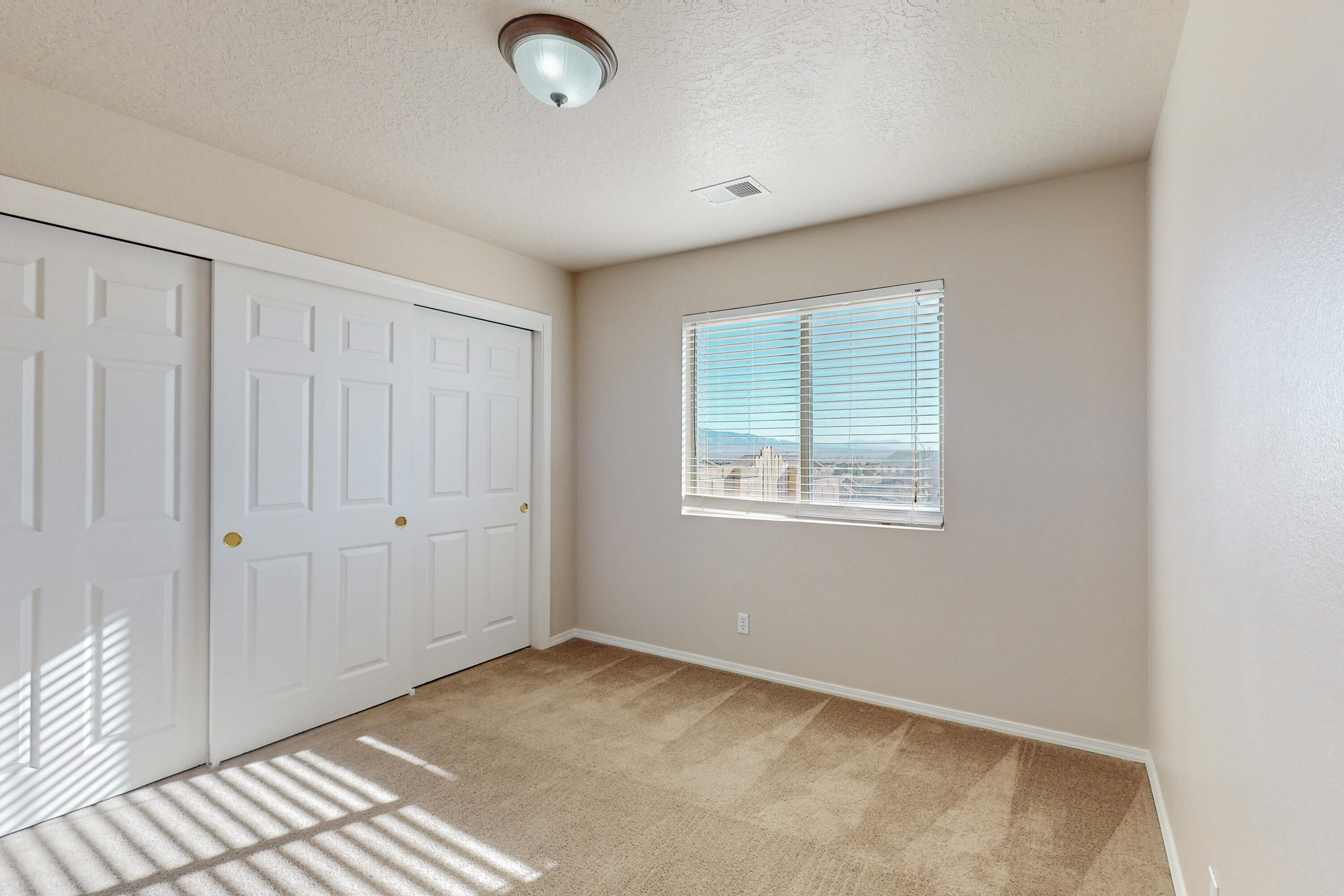 5830 Chaco Loop NE