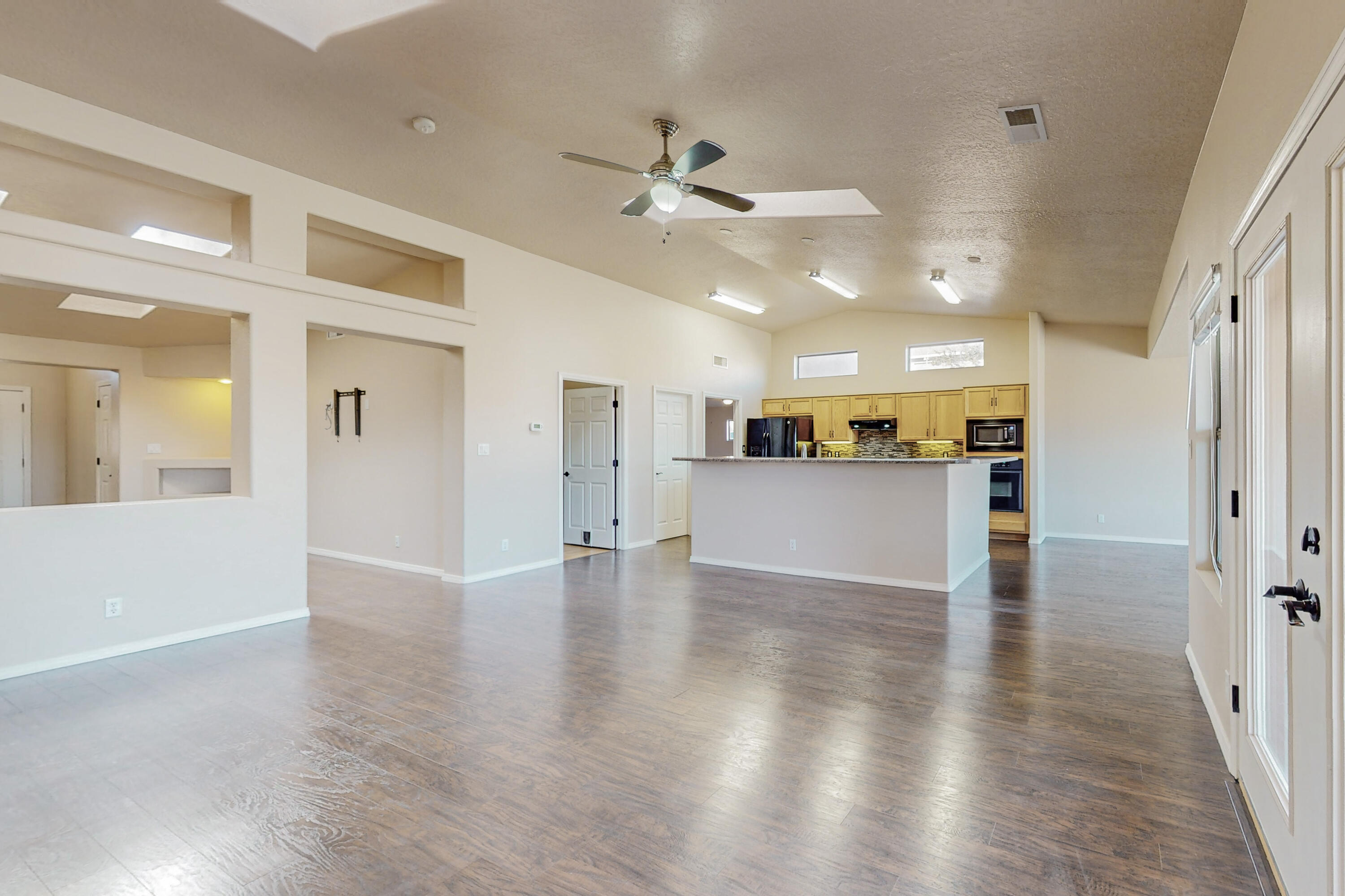 5830 Chaco Loop NE