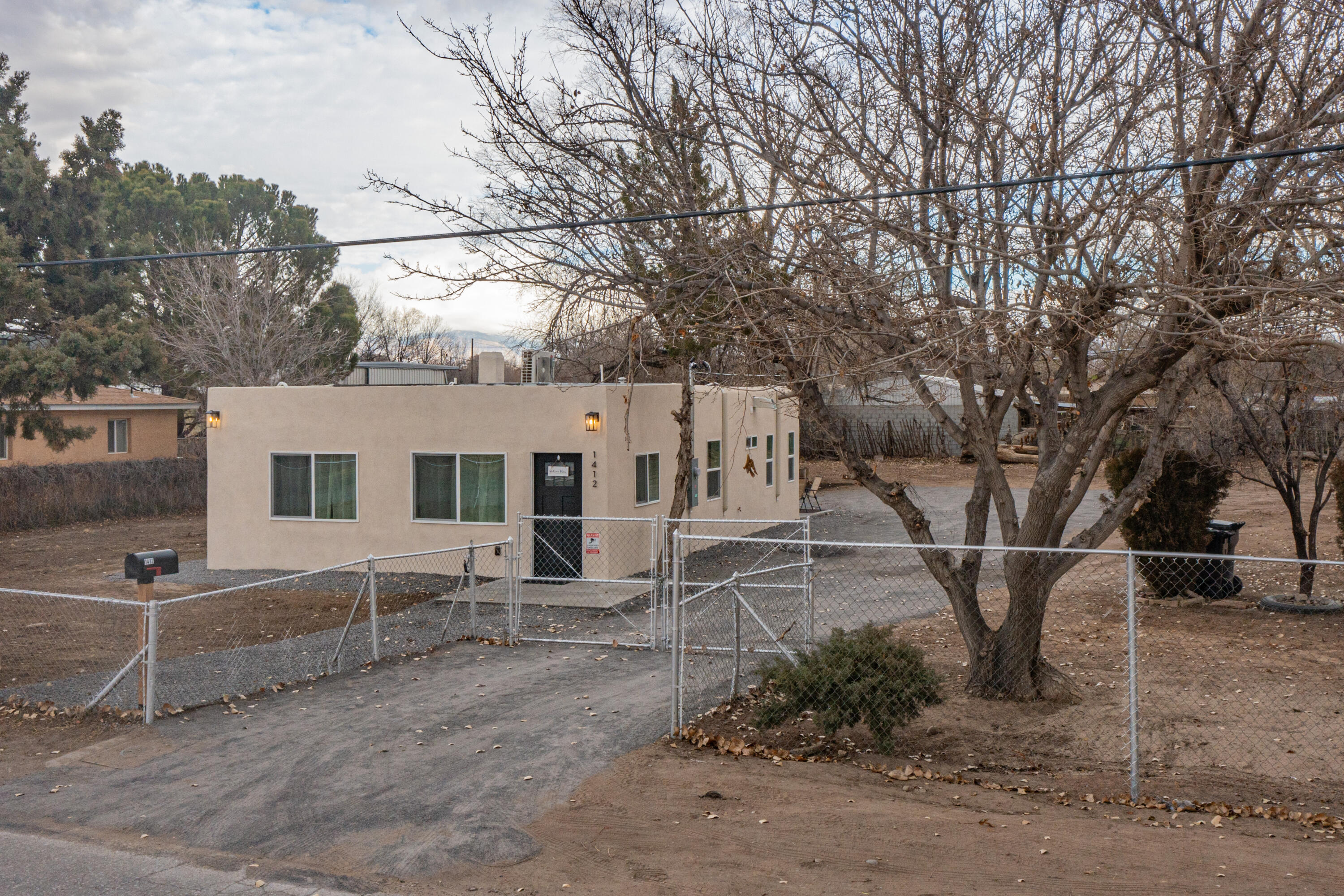1412 Atrisco Drive SW