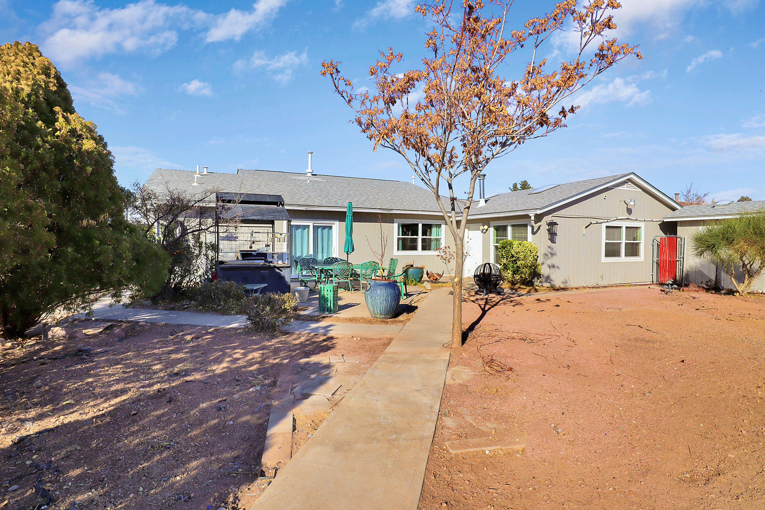 200 Moonstone Drive NE