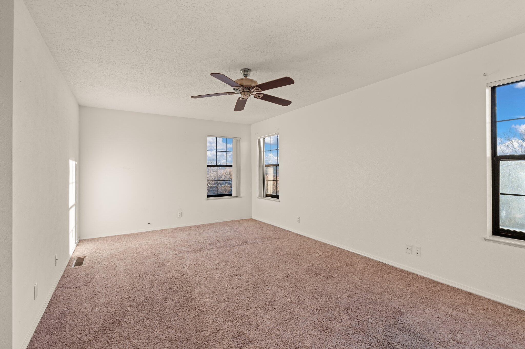 2777 Manitou Springs Drive SE