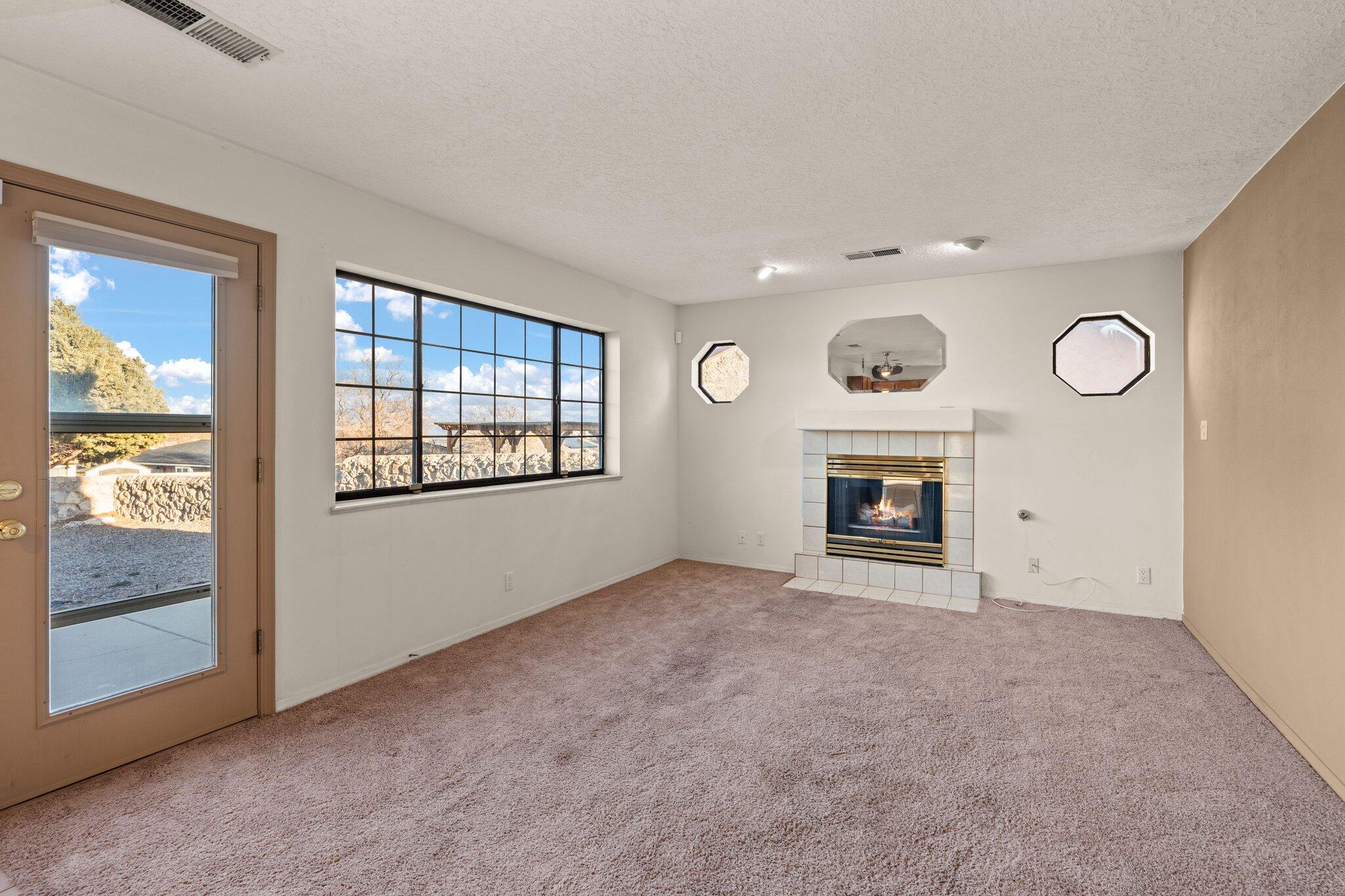 2777 Manitou Springs Drive SE