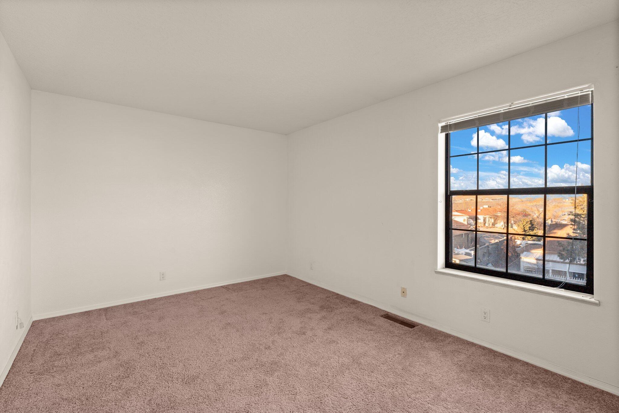 2777 Manitou Springs Drive SE