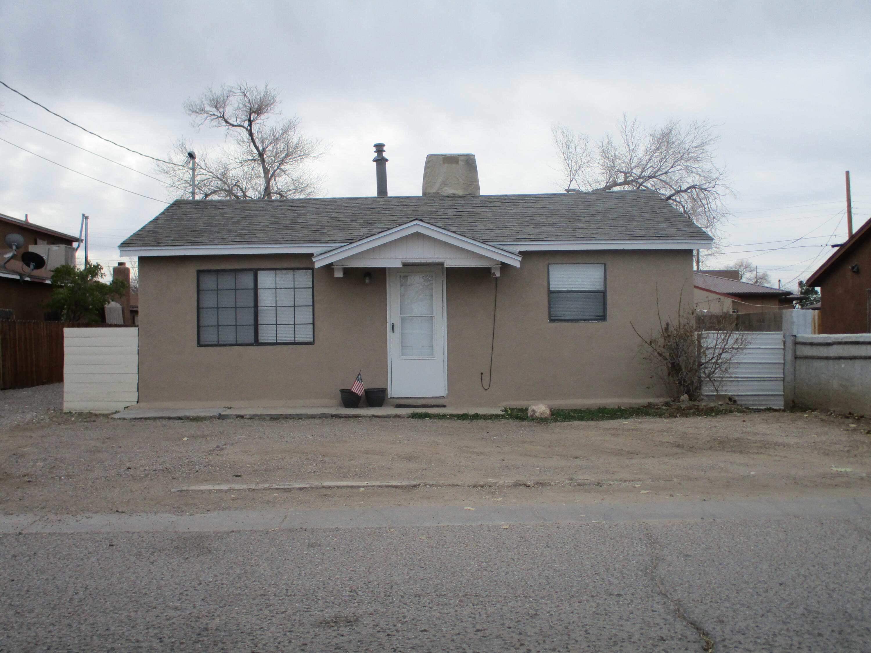 206 Shropshire Place NW