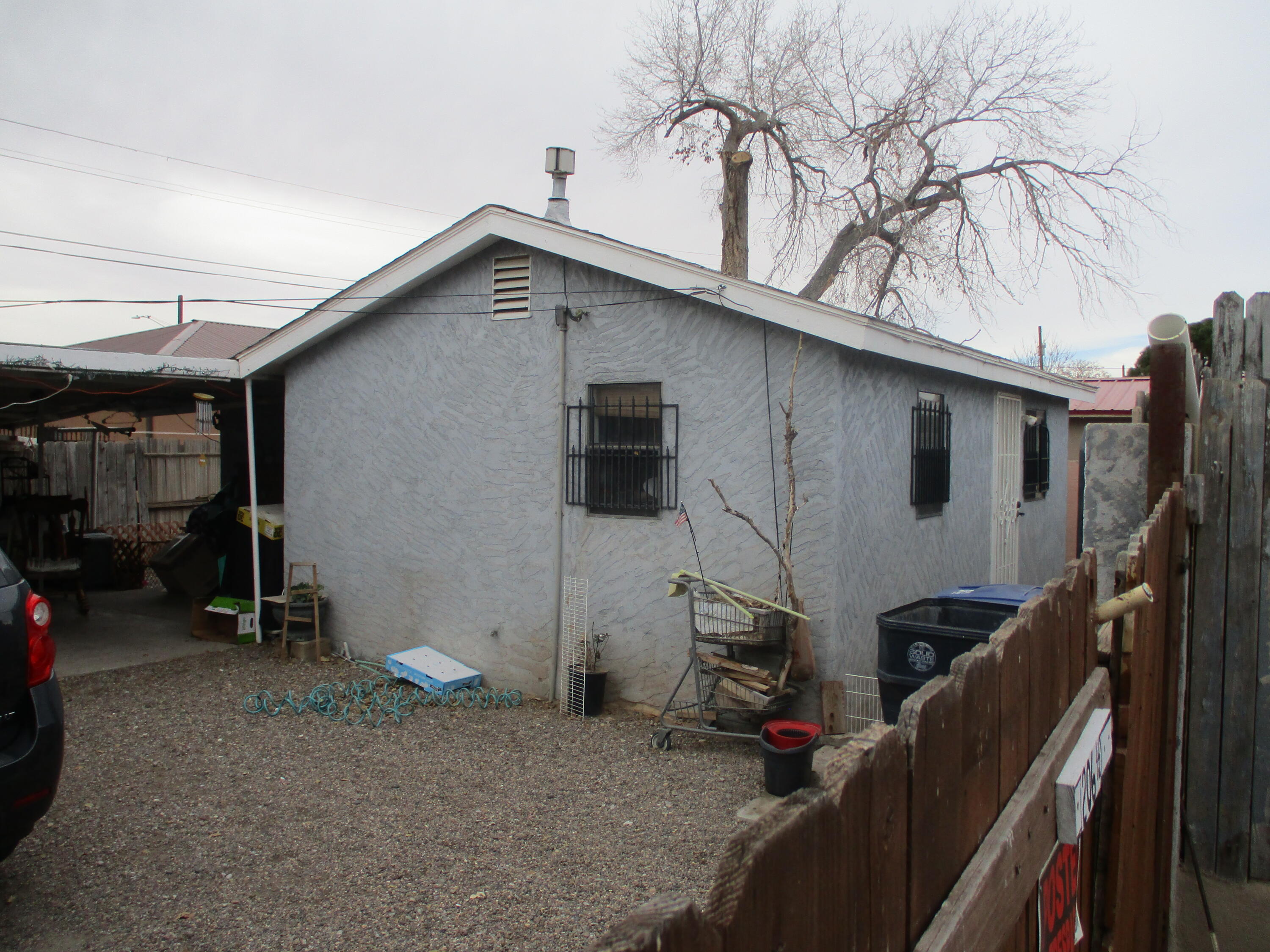 206 Shropshire Place NW