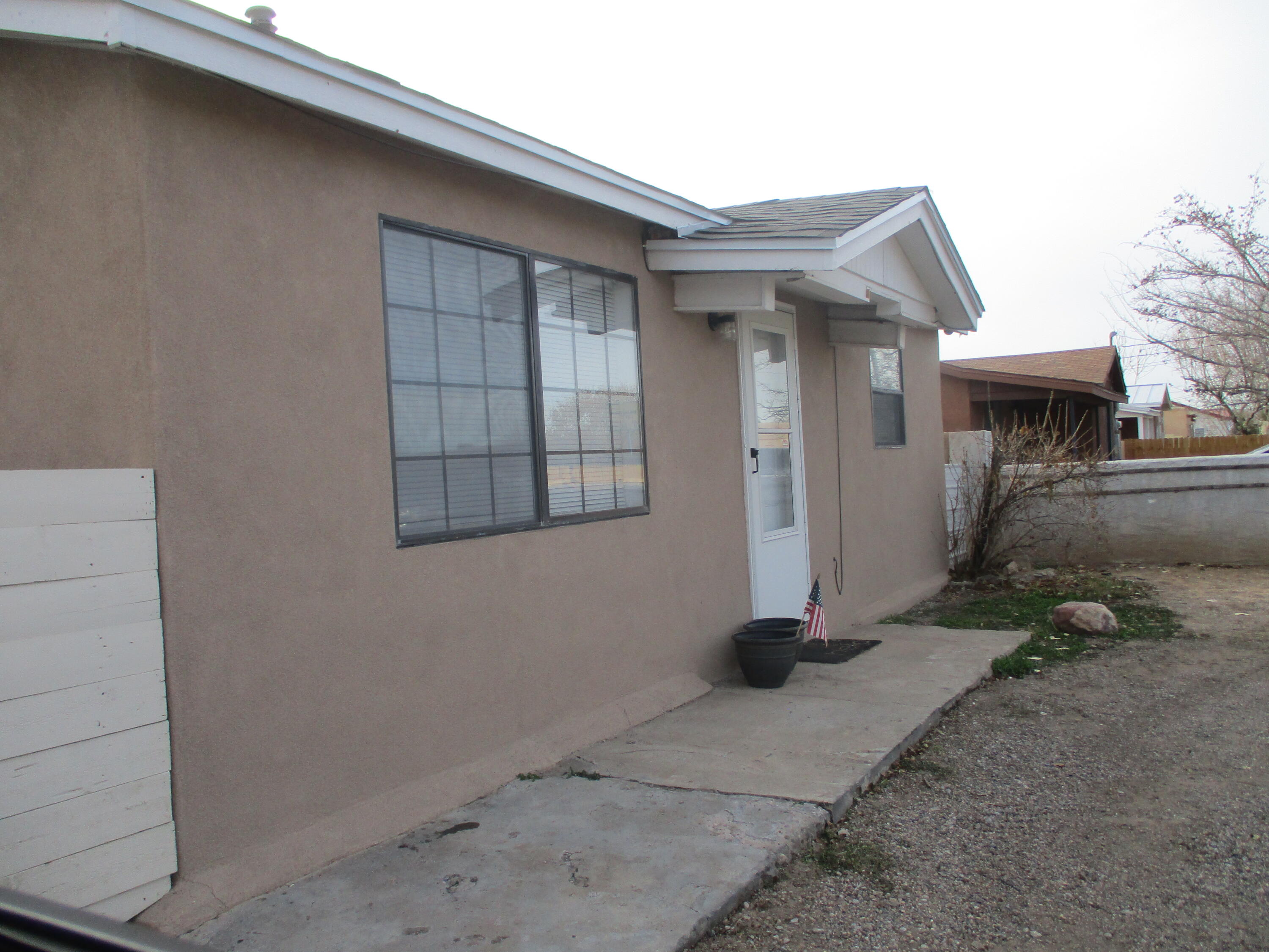 206 Shropshire Place NW
