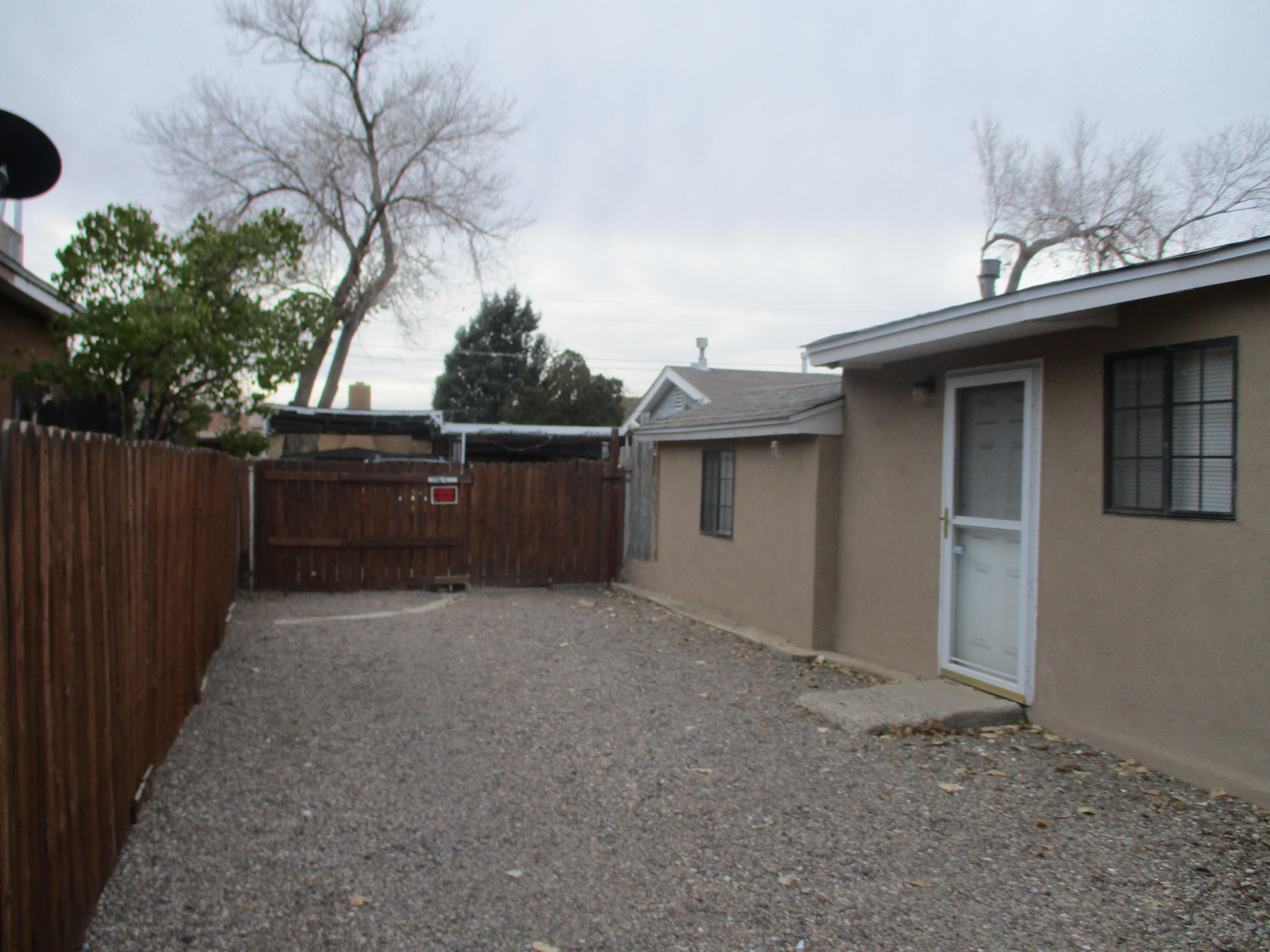 206 Shropshire Place NW