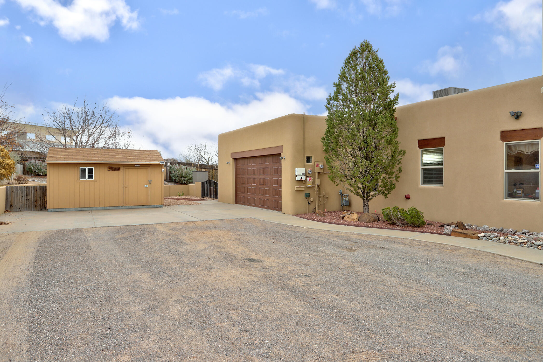 5813 Rio Lama Road NE