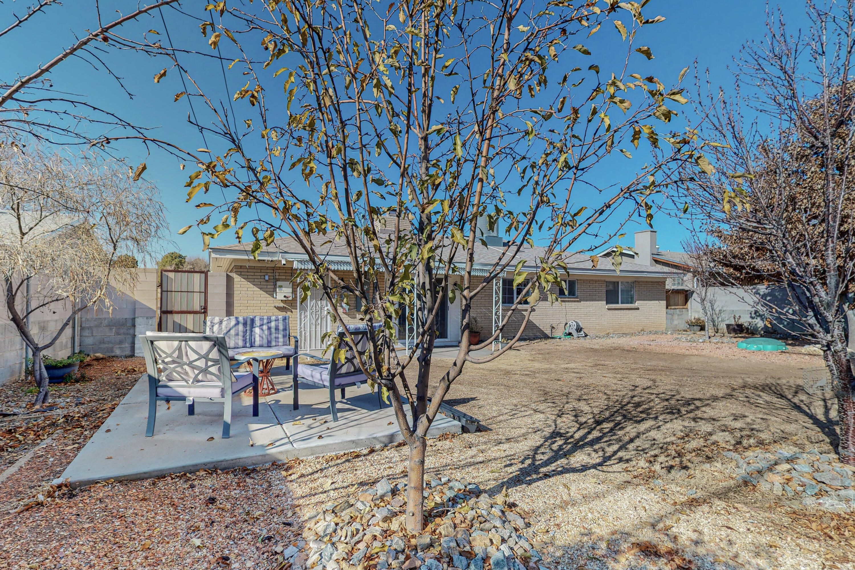 2832 Arizona Street NE