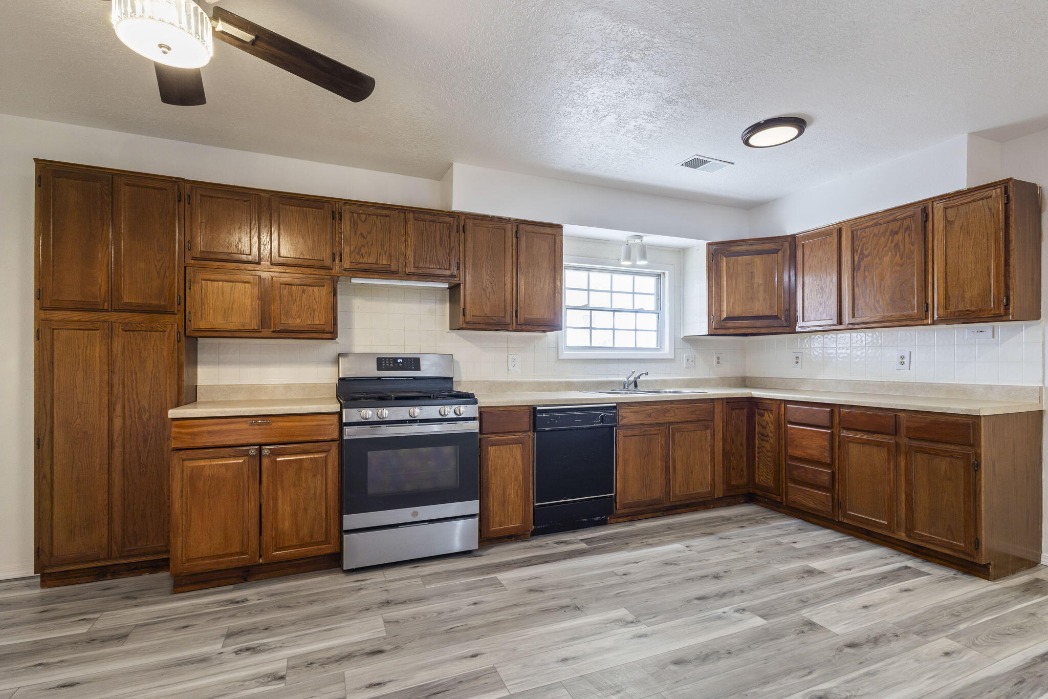 1321 Robyn Place SW