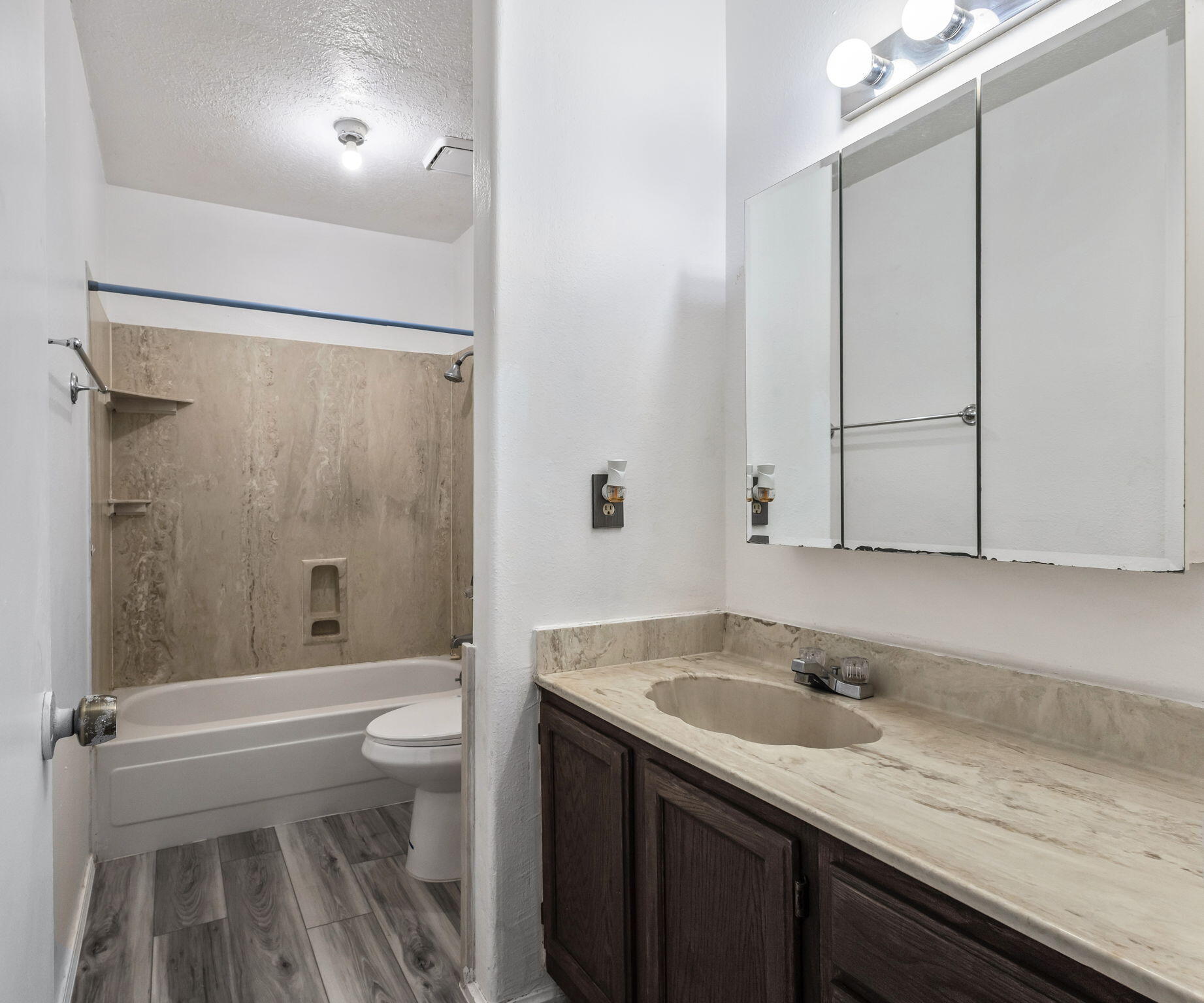 1321 Robyn Place SW