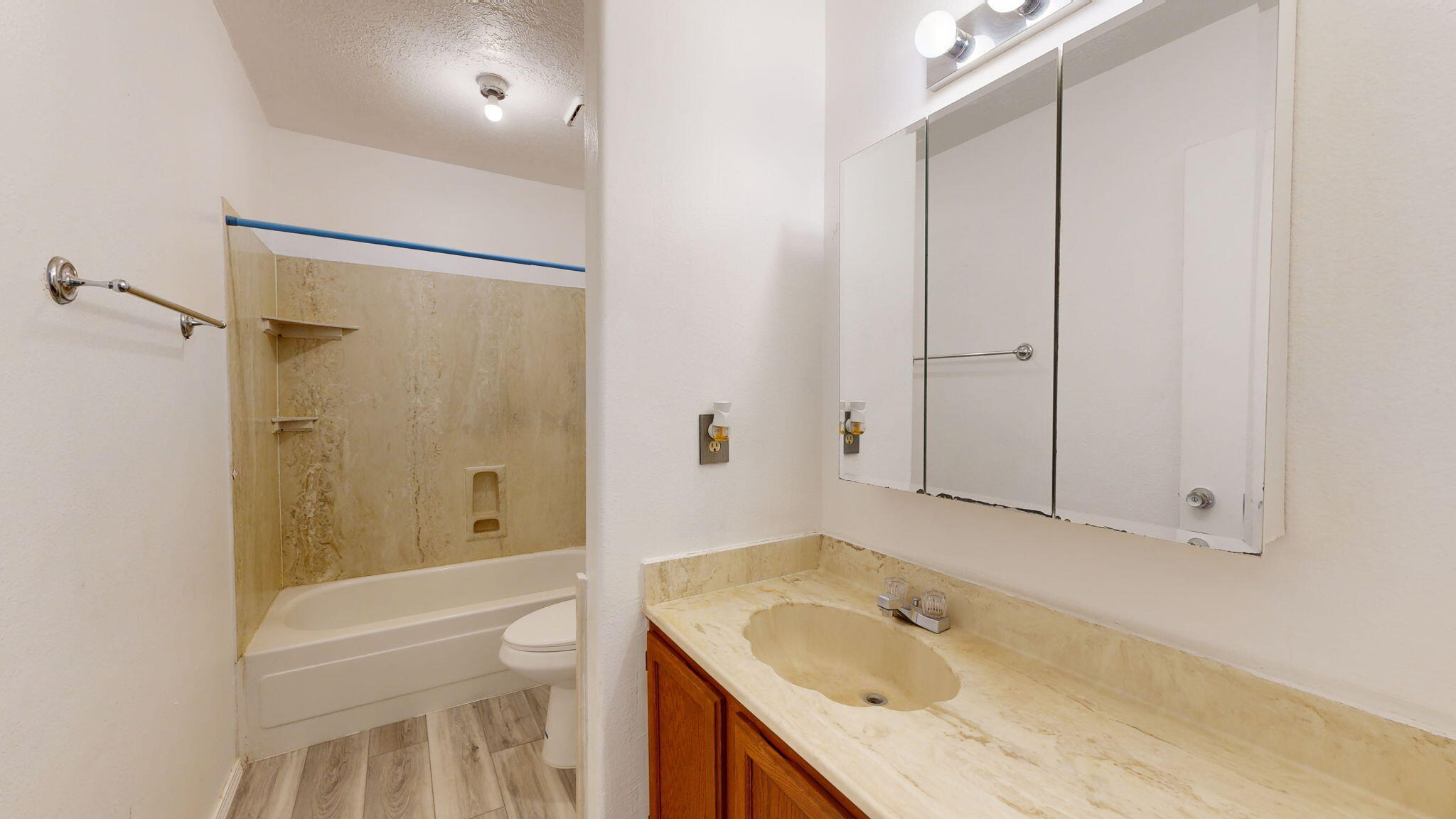 1321 Robyn Place SW