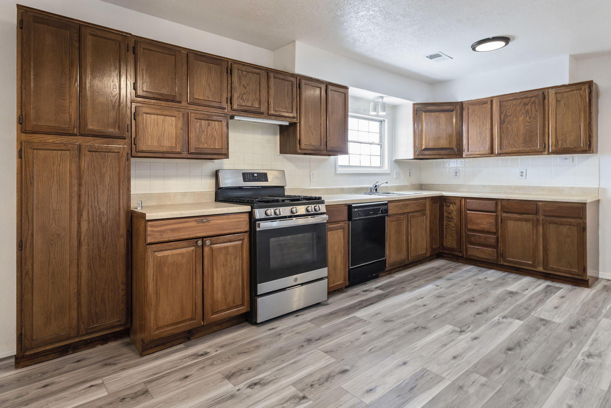 1321 Robyn Place SW