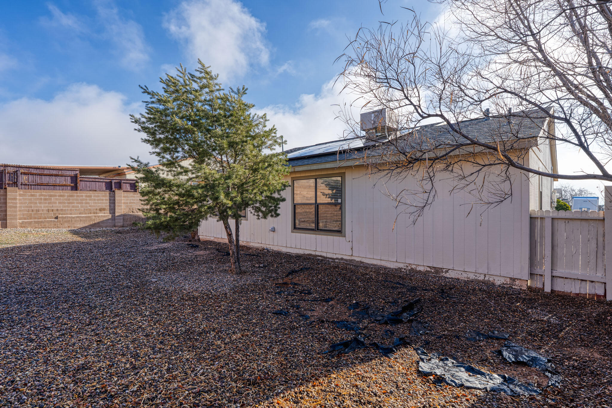 1517 Hummingbird Road NE