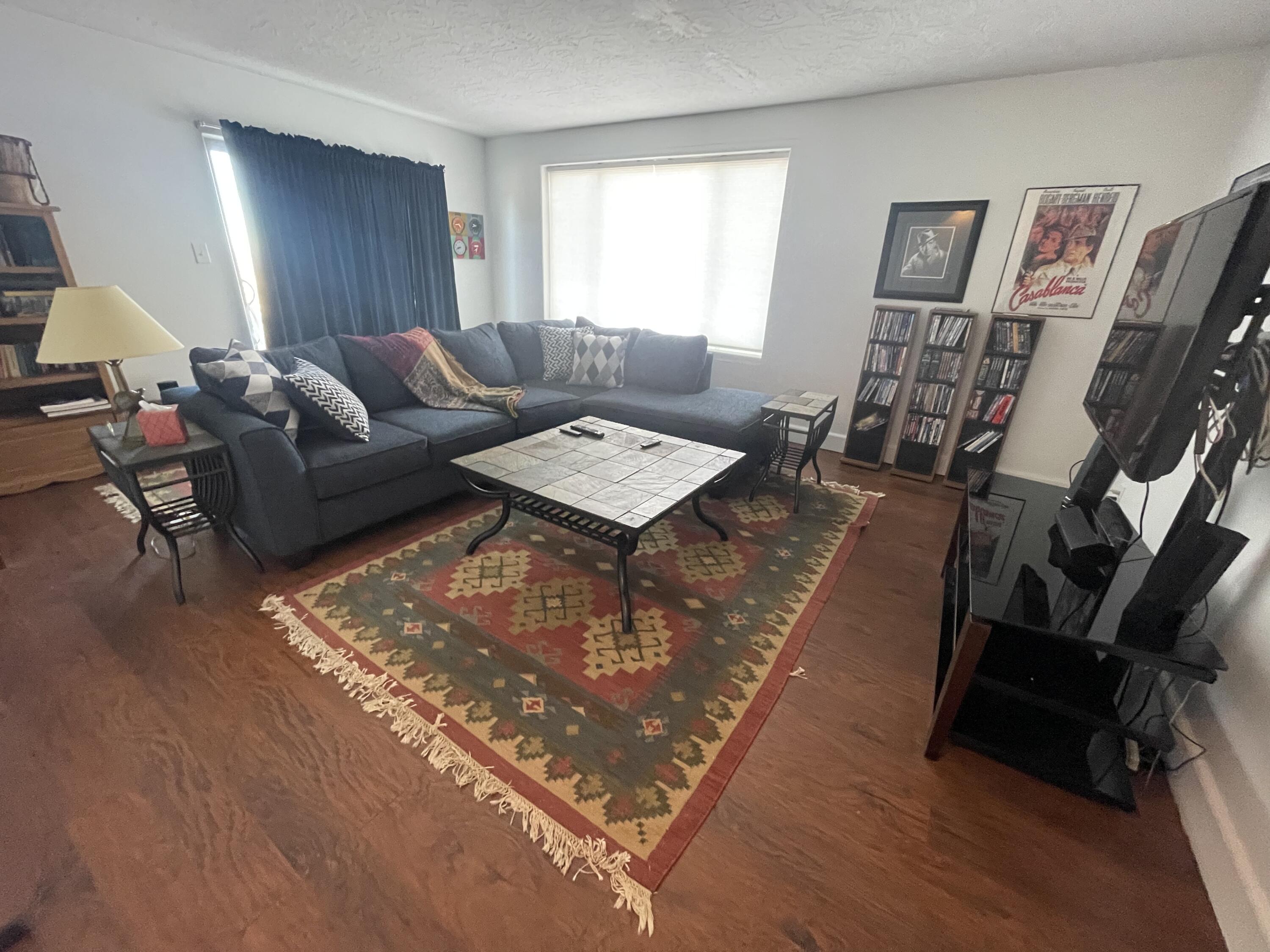 8 Overlook Way